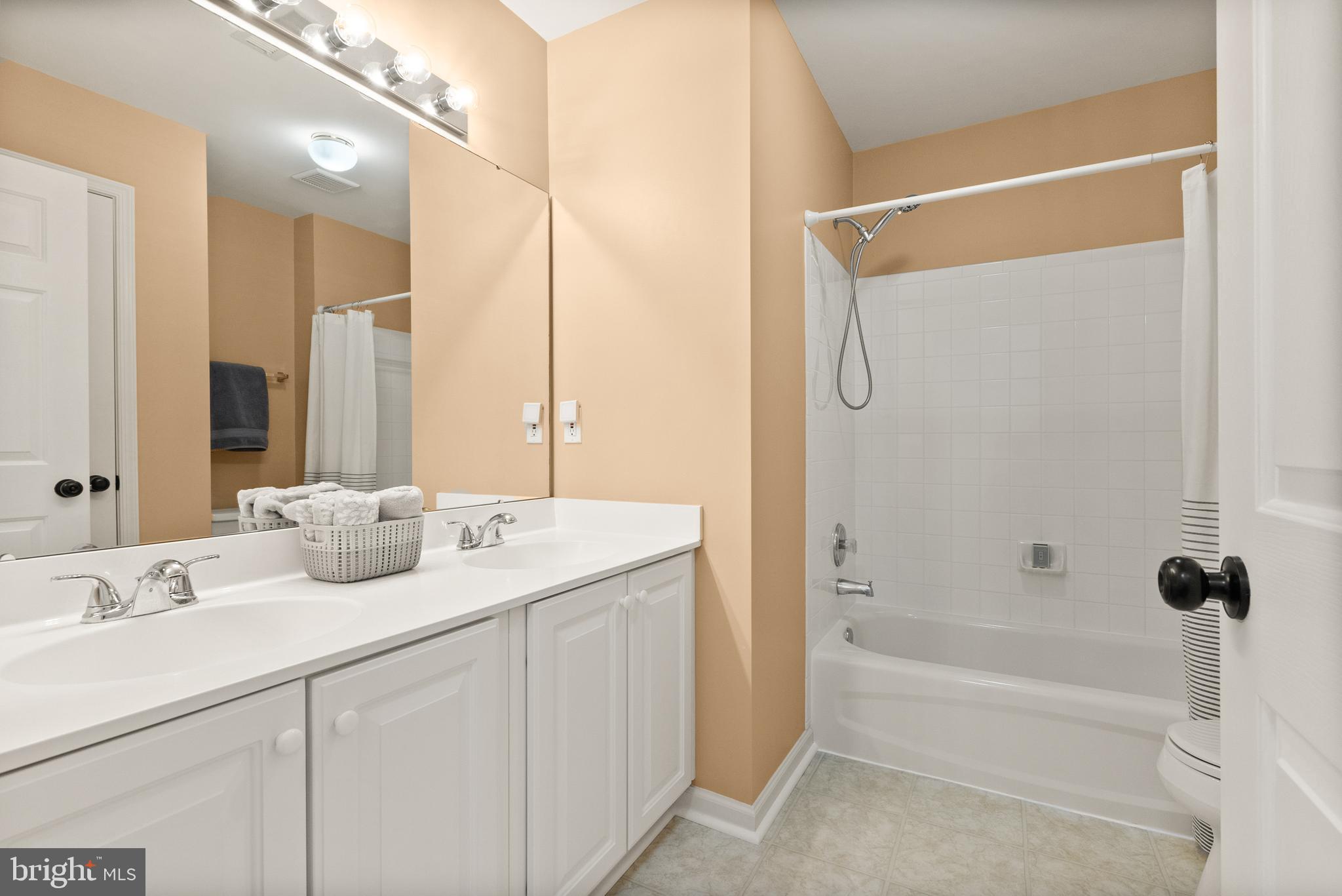 STRATFORD - Residential