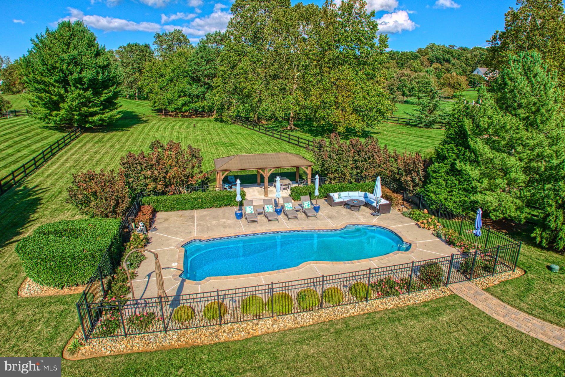 BEACON HILL - Residential