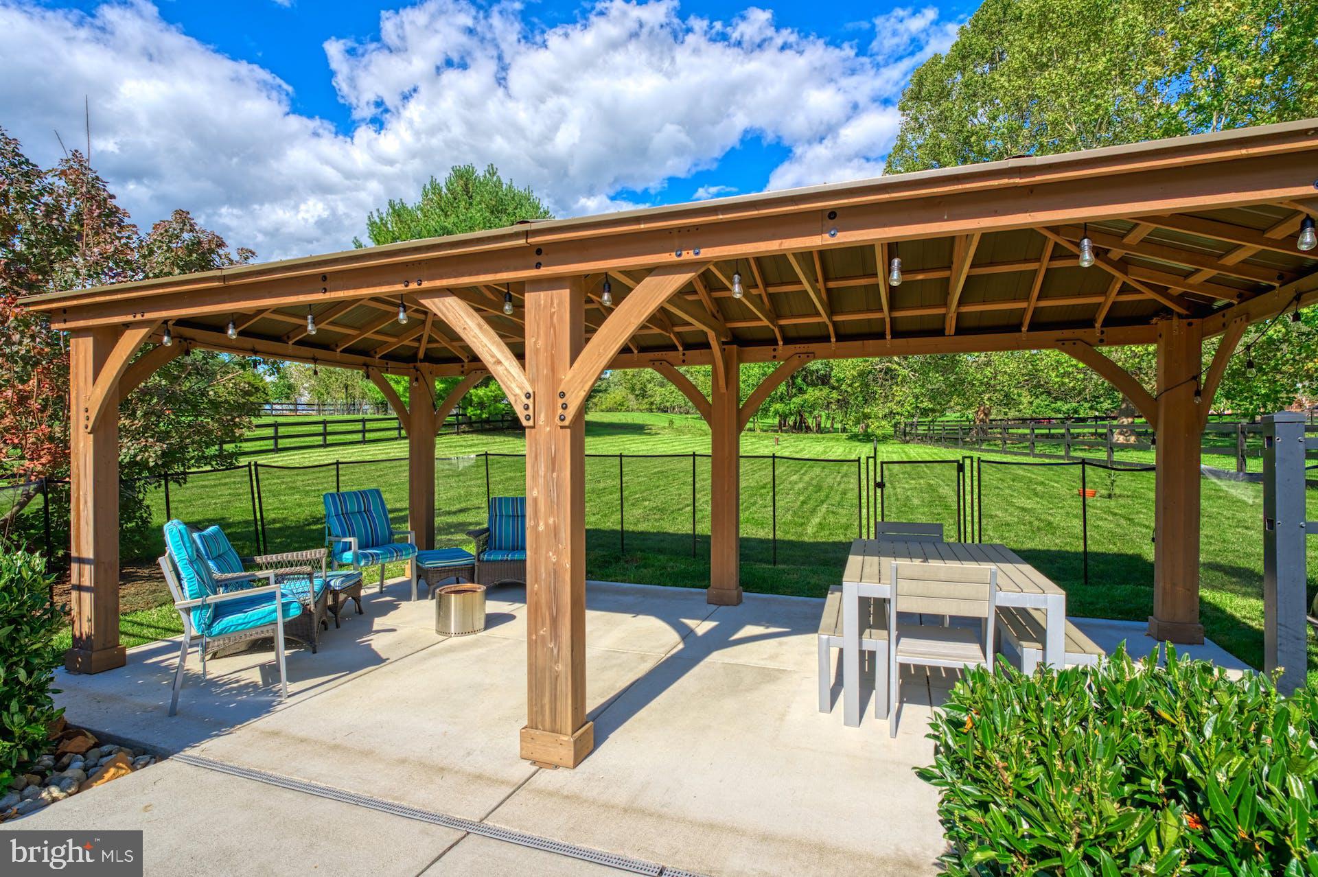 BEACON HILL - Residential