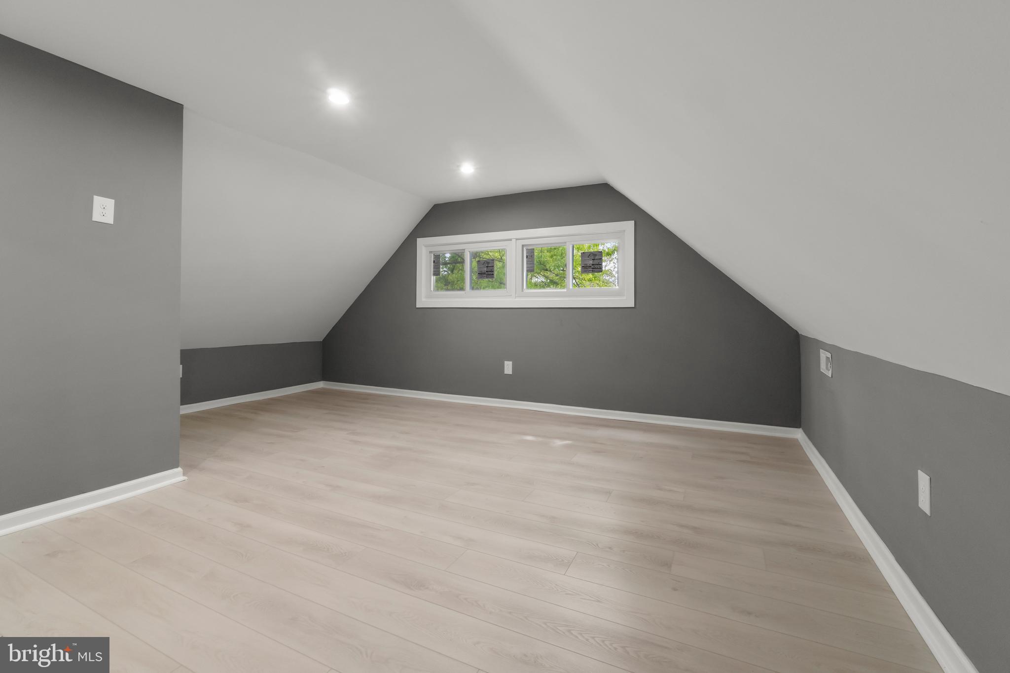 INDIAN CREEK - Residential