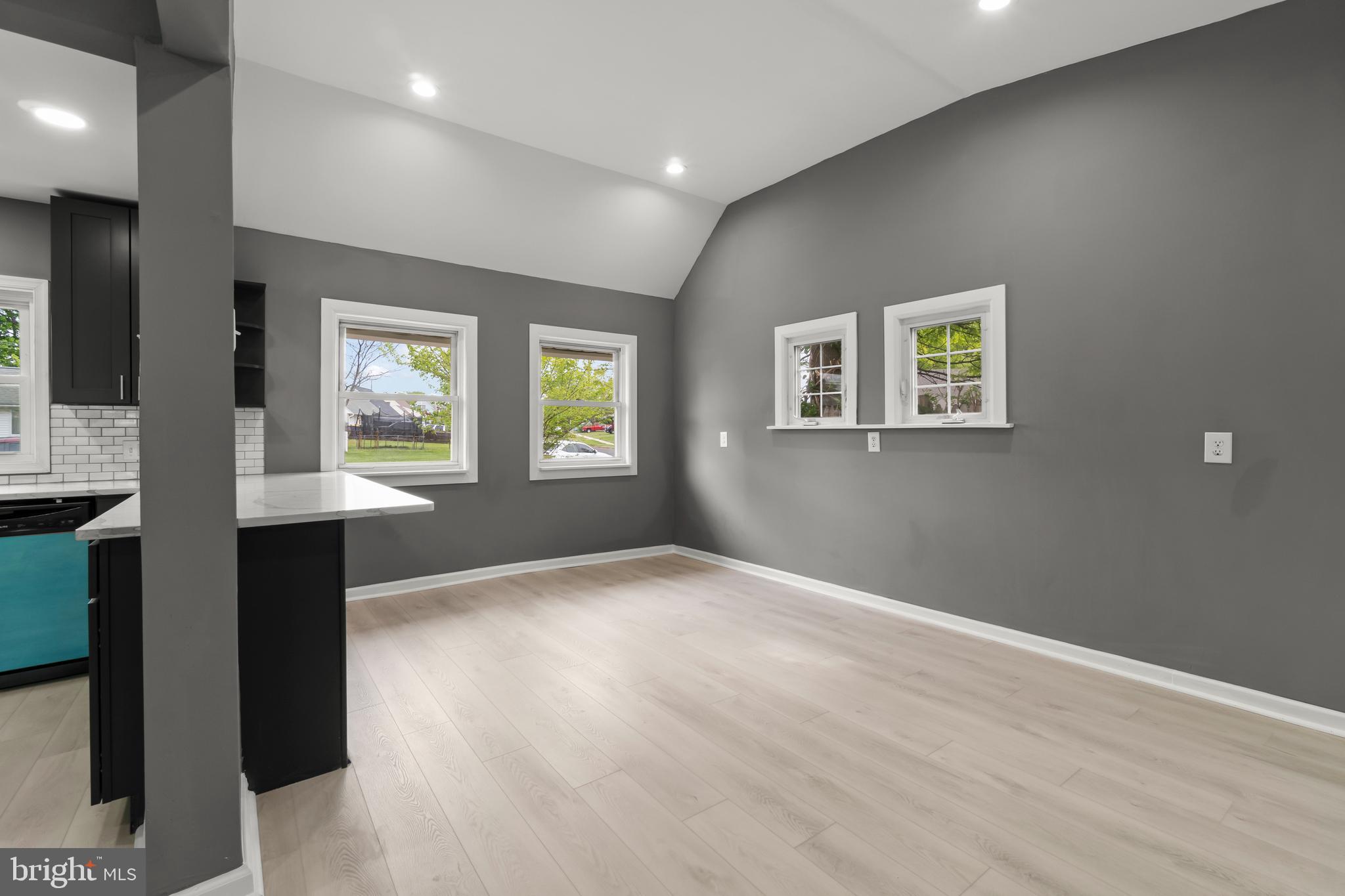 INDIAN CREEK - Residential