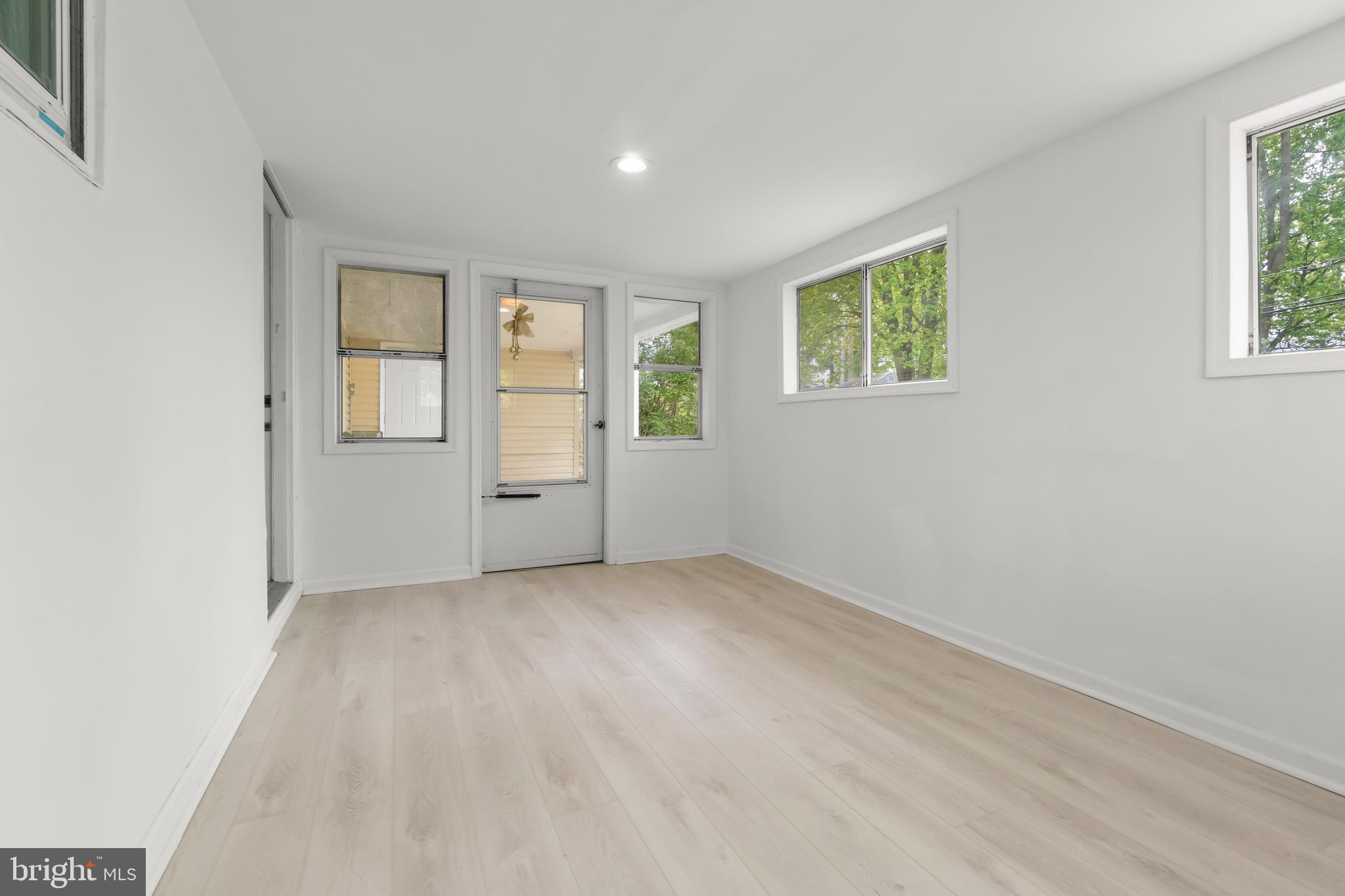 INDIAN CREEK - Residential