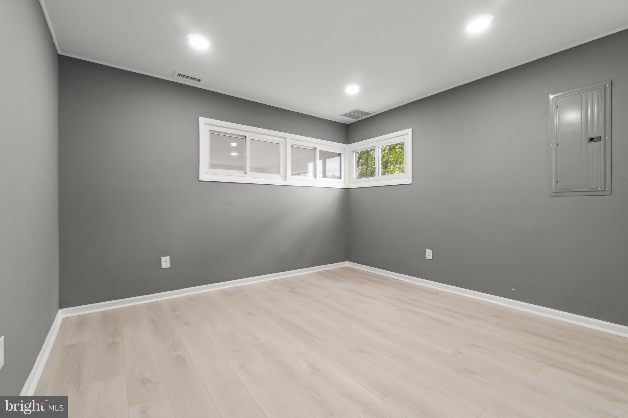INDIAN CREEK - Residential