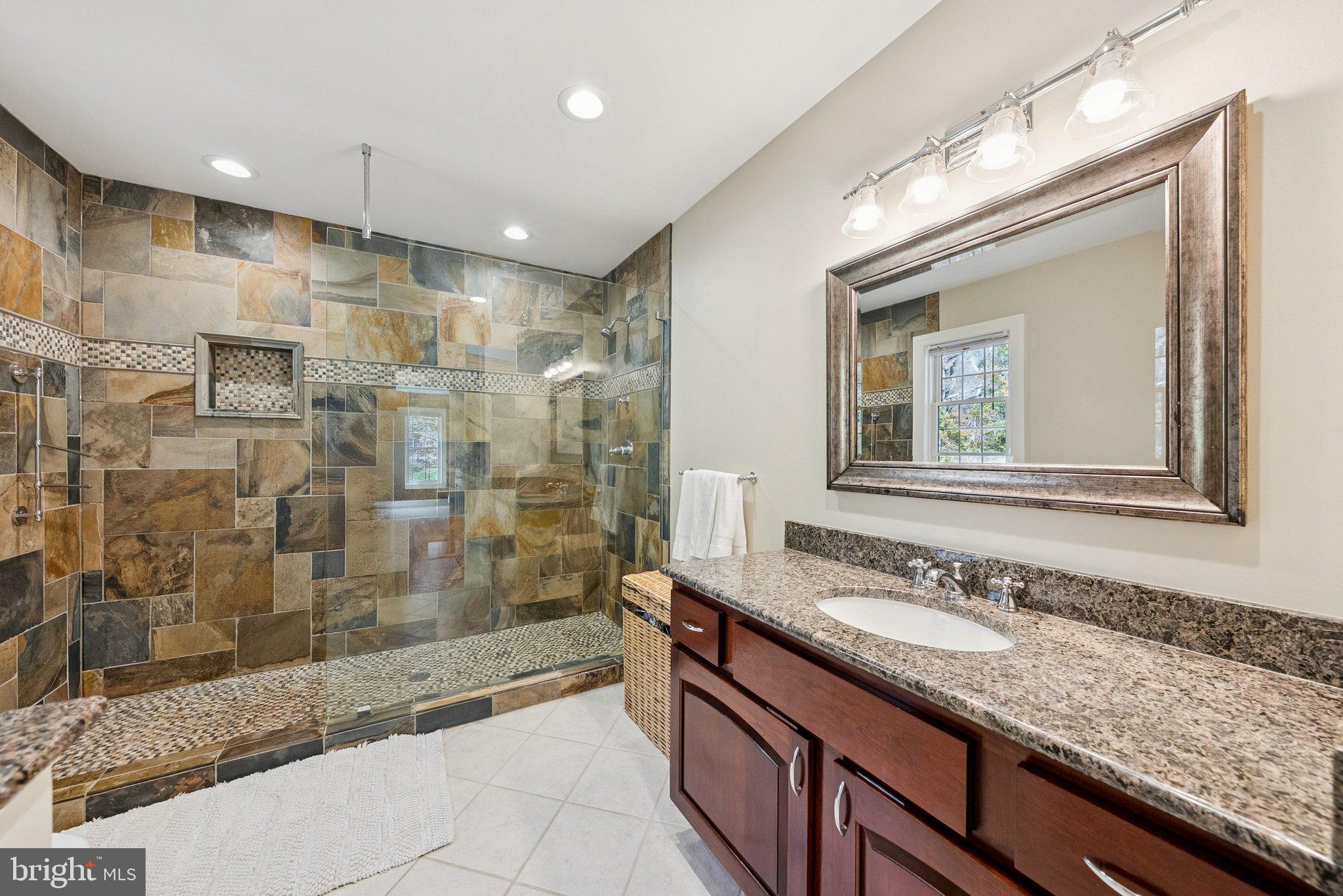 HICKORY CREEK ESTATES - Residential