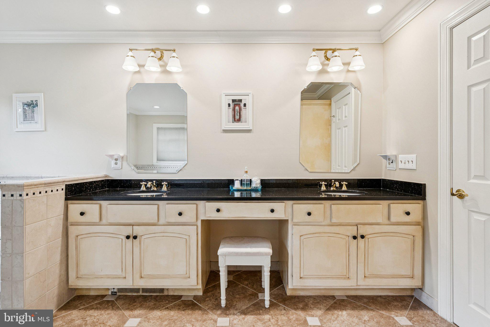 HICKORY CREEK ESTATES - Residential