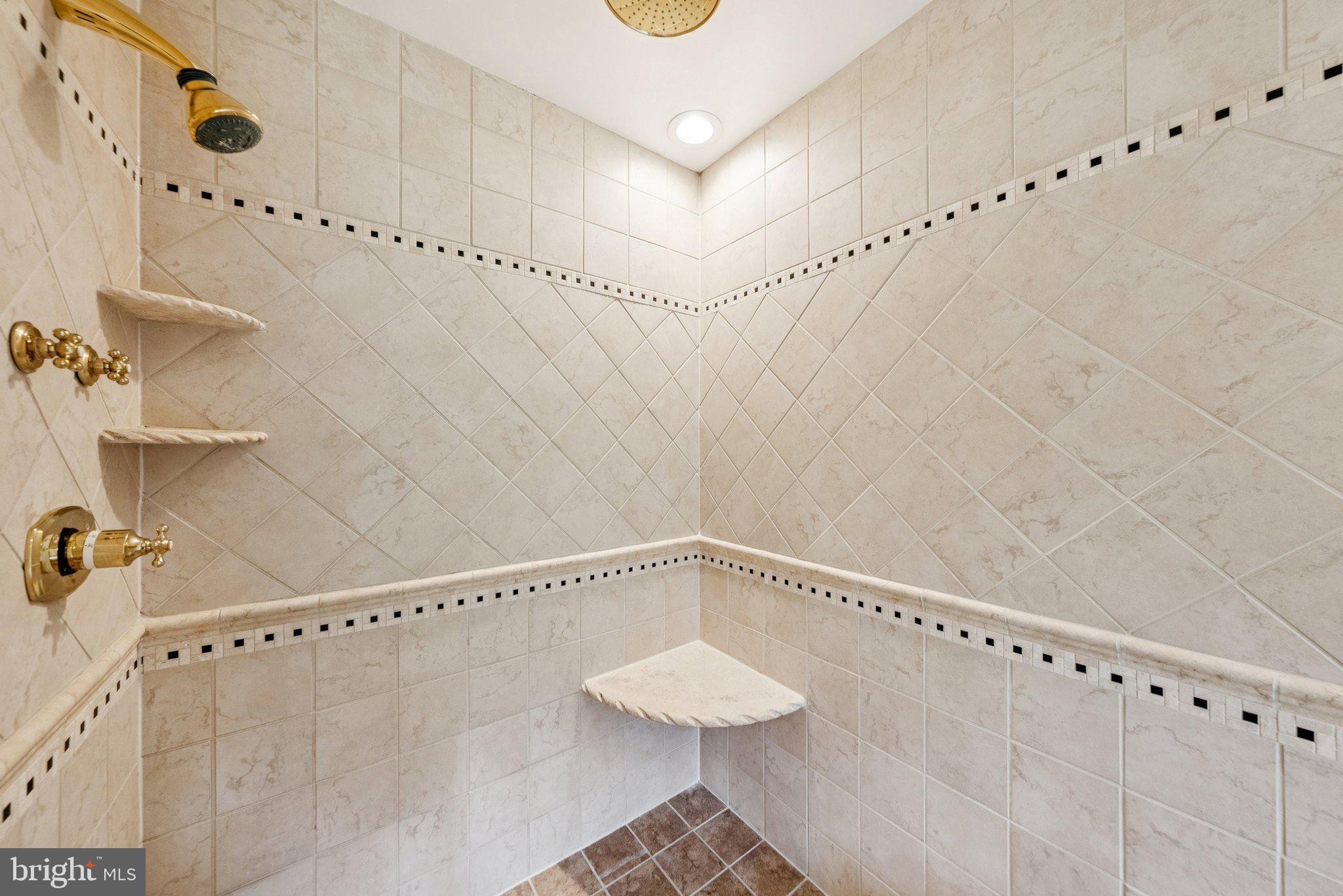 HICKORY CREEK ESTATES - Residential