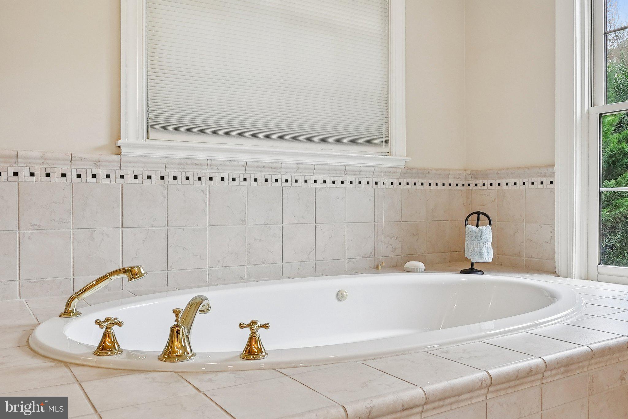 HICKORY CREEK ESTATES - Residential