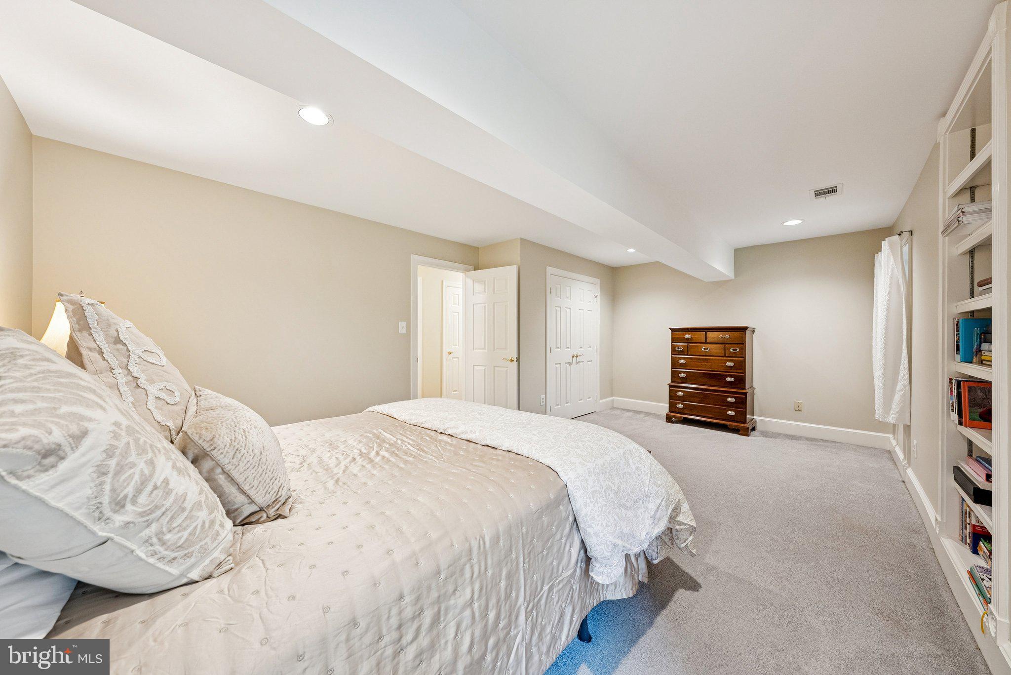 HICKORY CREEK ESTATES - Residential