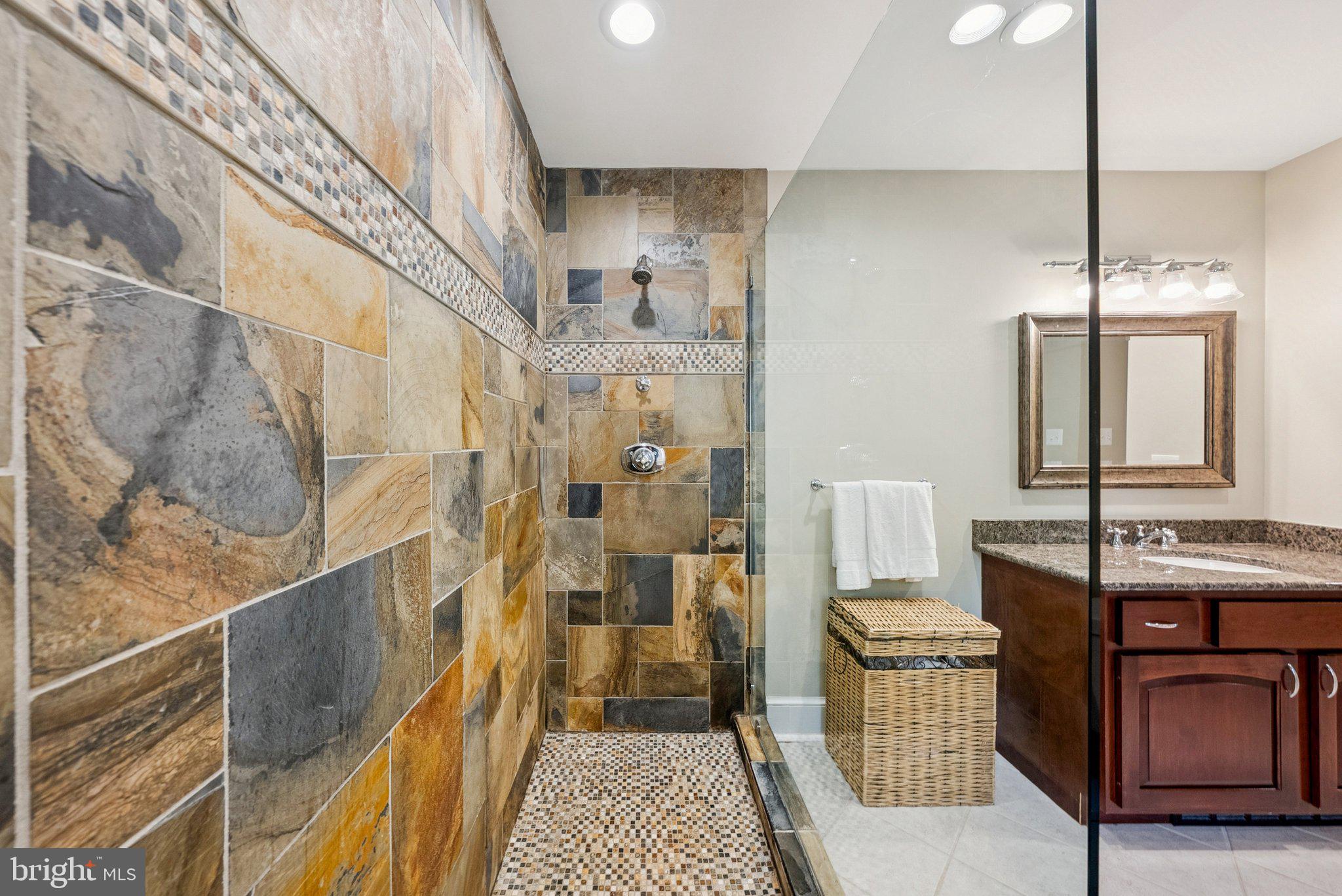 HICKORY CREEK ESTATES - Residential