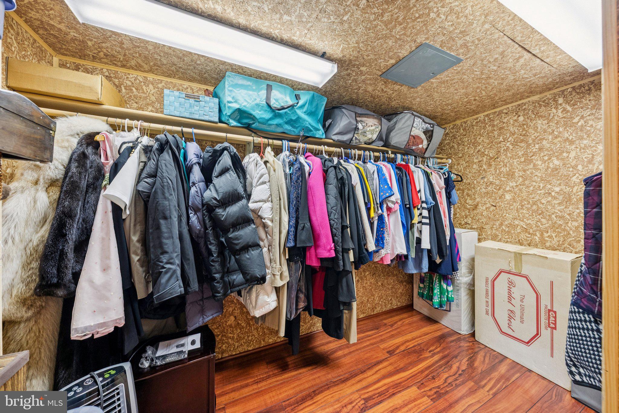 HICKORY CREEK ESTATES - Residential