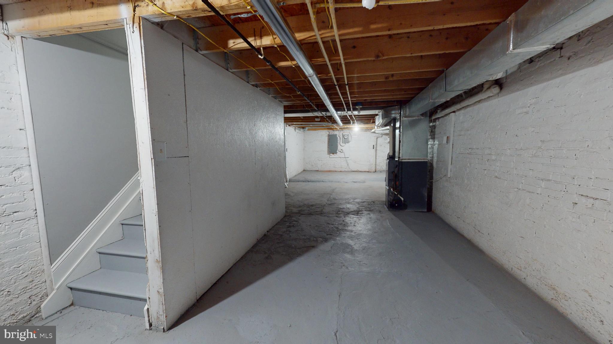 BROADWAY EAST - Residential