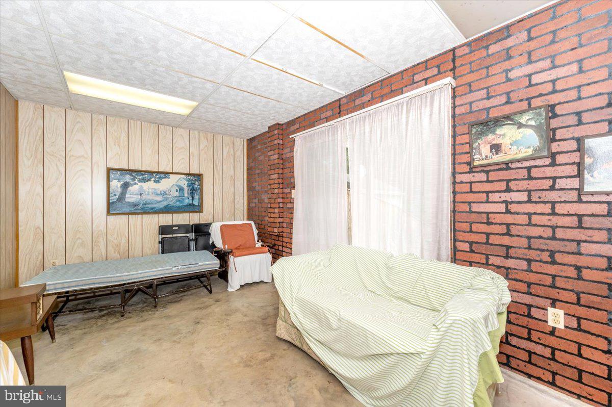 MANCHESTER VILLAGE - Residential