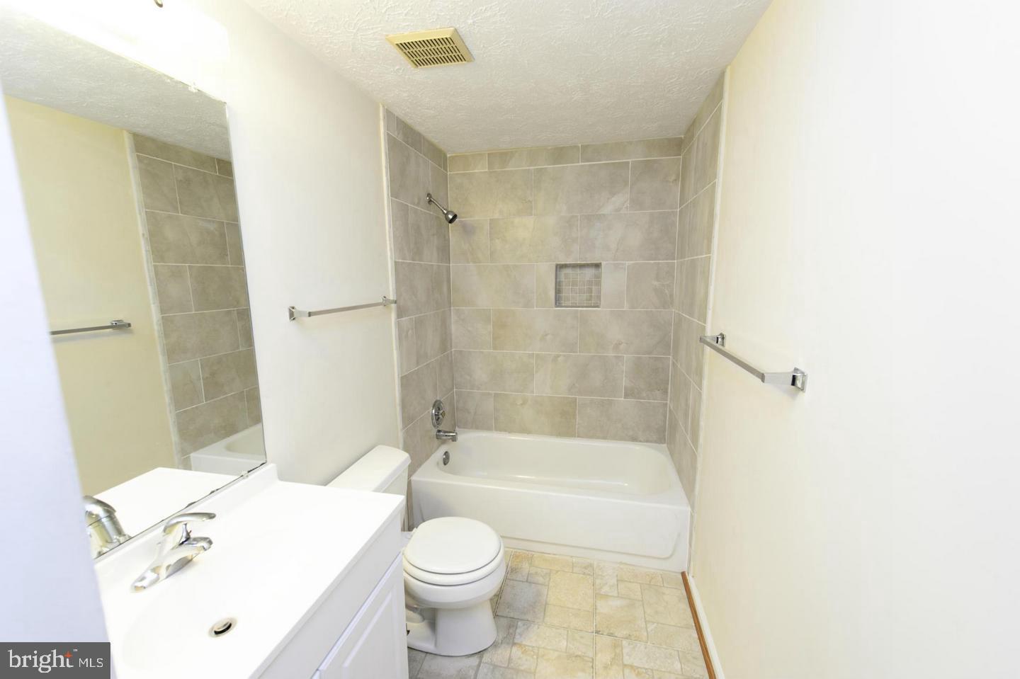 GREENWOOD FARM - Residential Lease