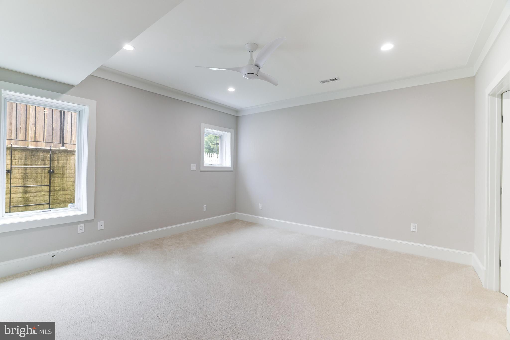 BROYHILLS MCLEAN ESTATES - Residential