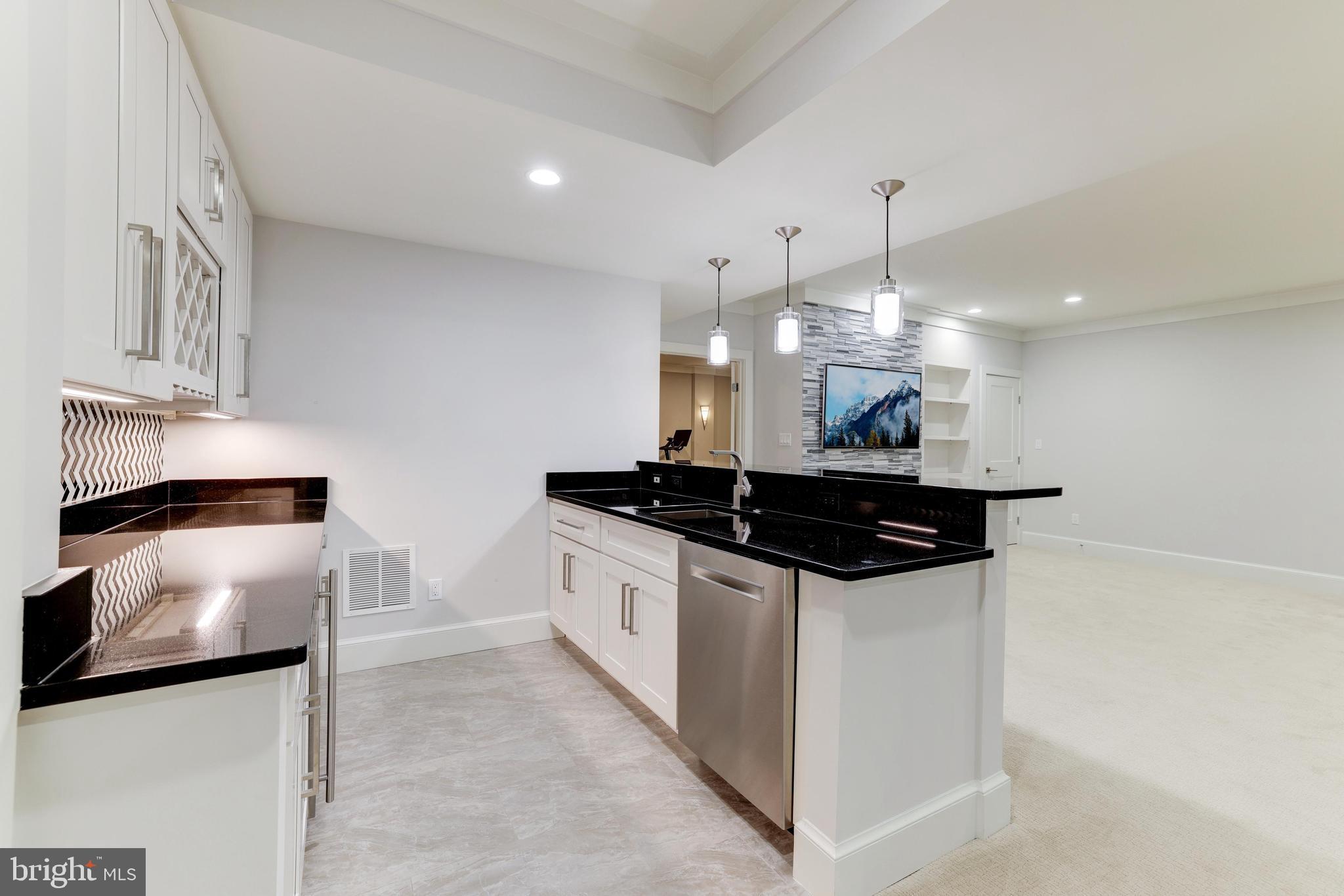 BROYHILLS MCLEAN ESTATES - Residential