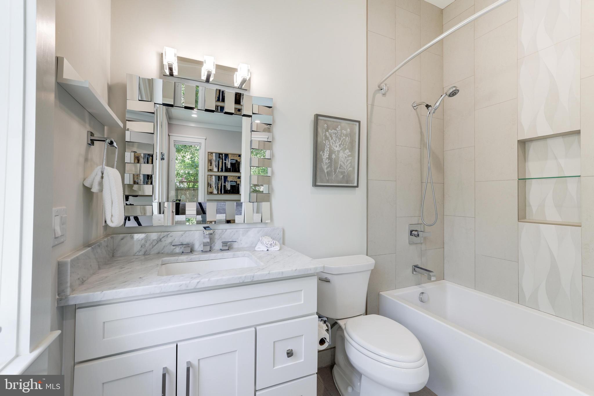 BROYHILLS MCLEAN ESTATES - Residential