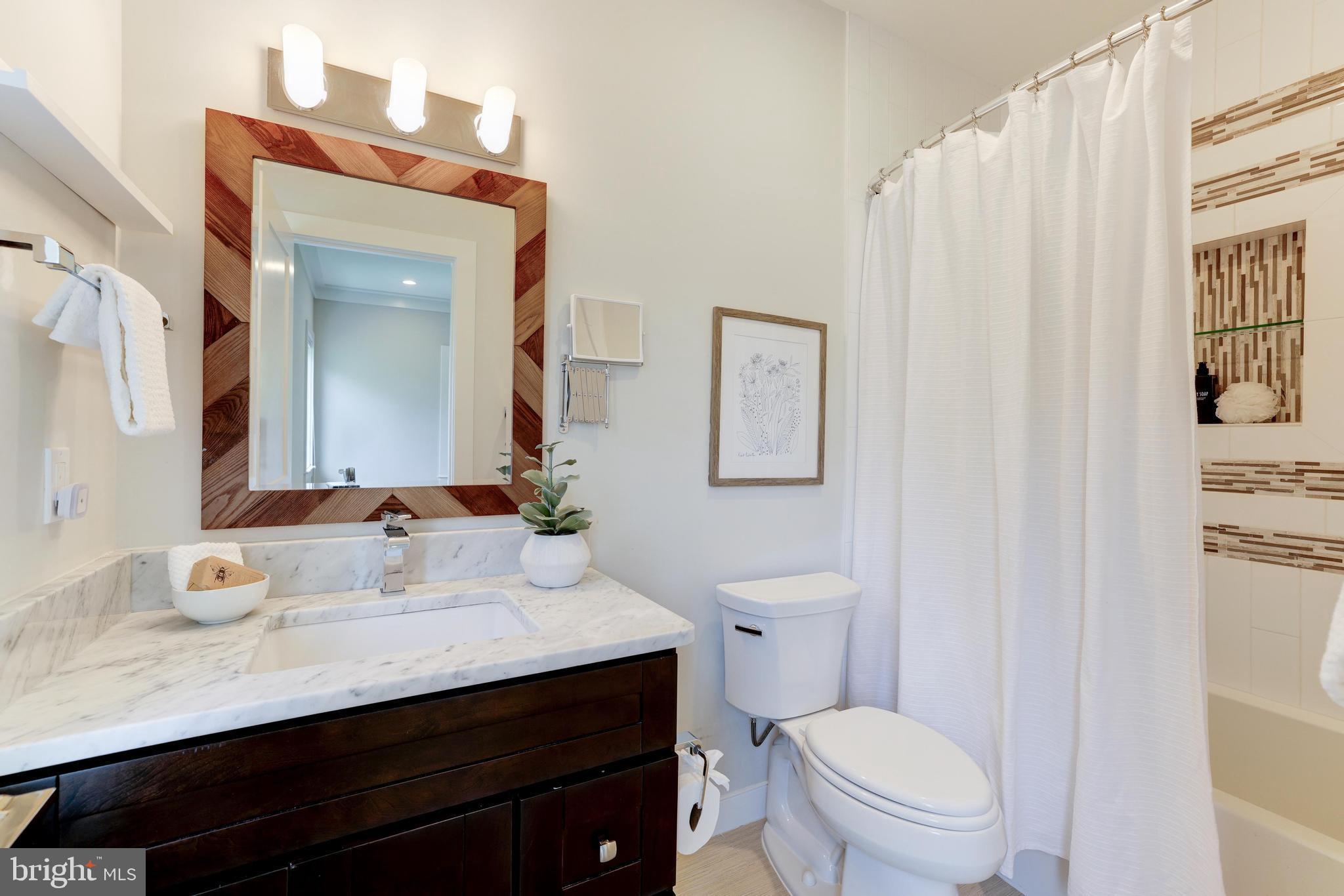 BROYHILLS MCLEAN ESTATES - Residential