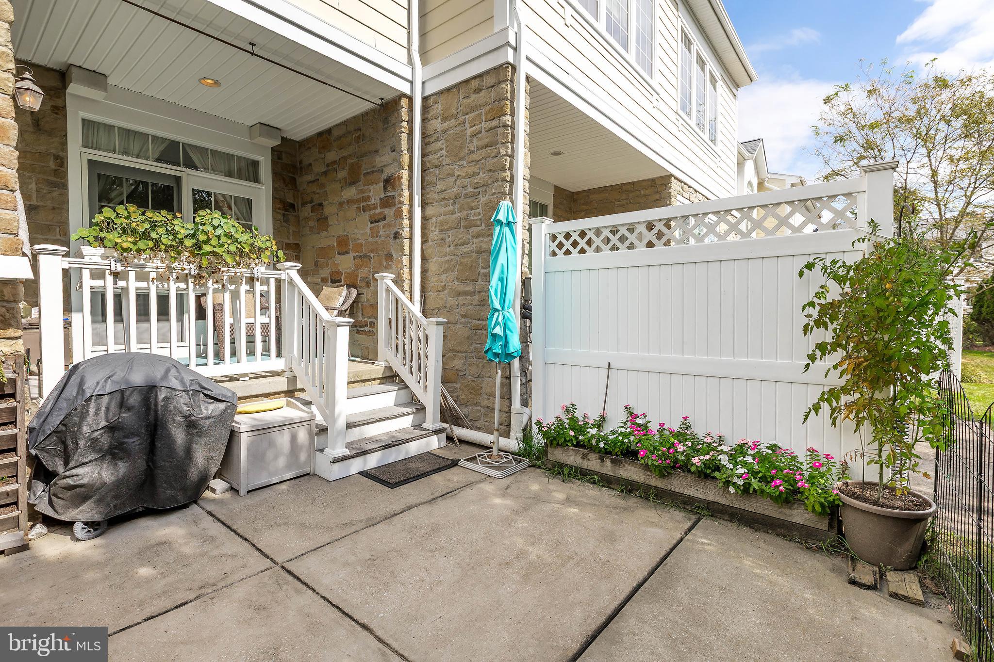 VILLAS AT SNOWDEN OVERLOOK - Residential