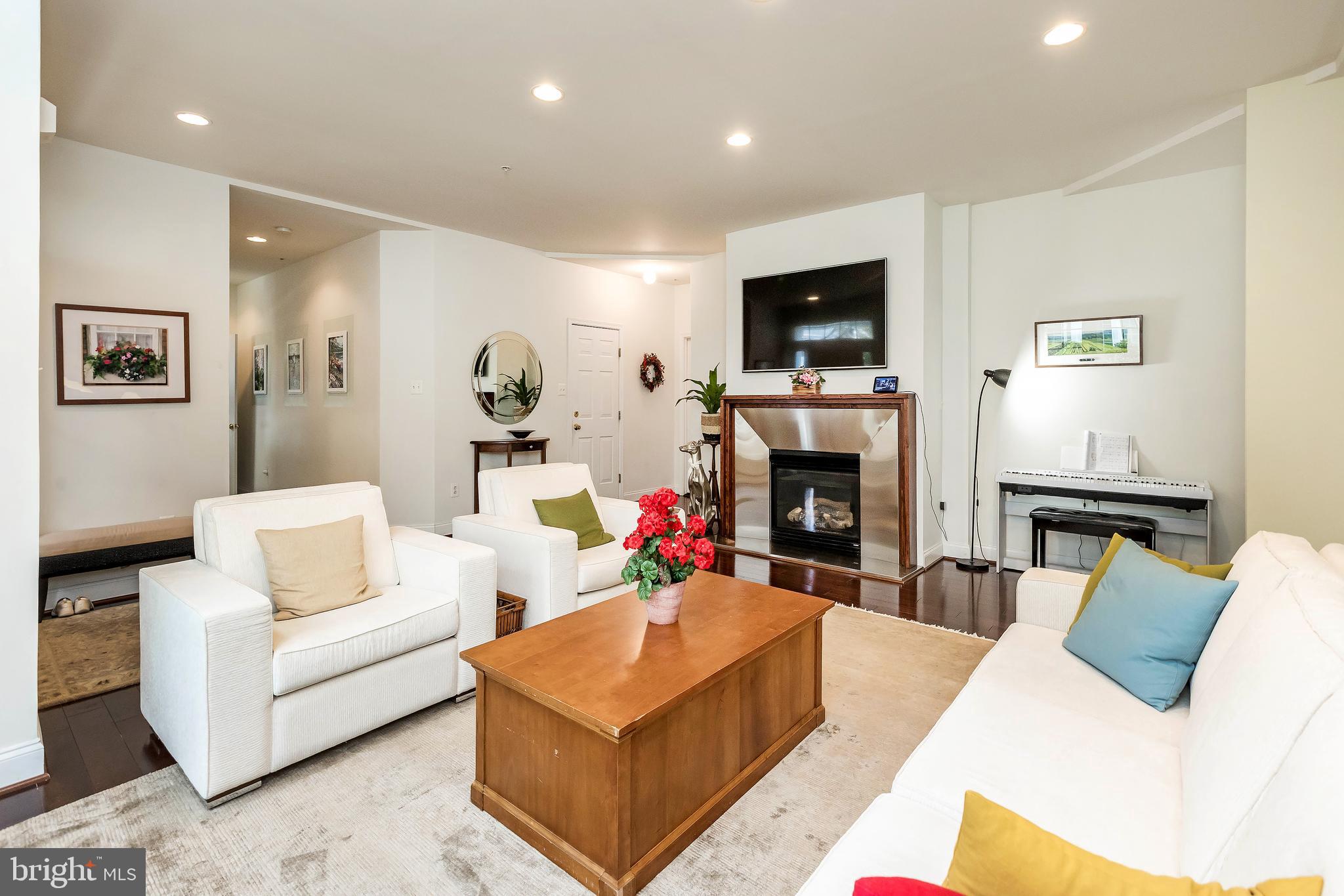 VILLAS AT SNOWDEN OVERLOOK - Residential