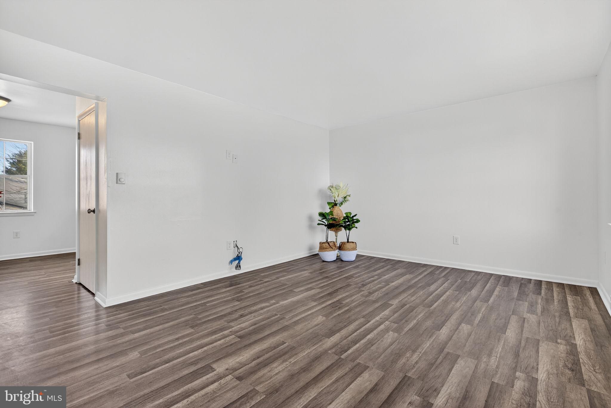 1077 MONTICELLO LANE