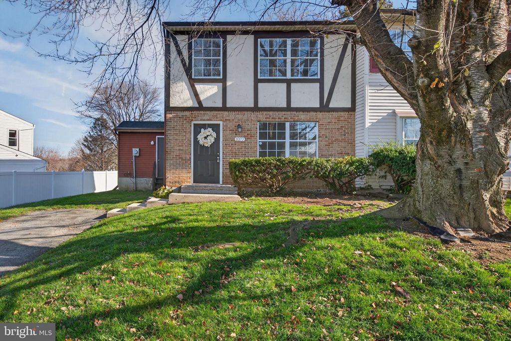 Photo of 1077 Monticello Lane, LANCASTER, PA 17603 (MLS # PALA2079948)