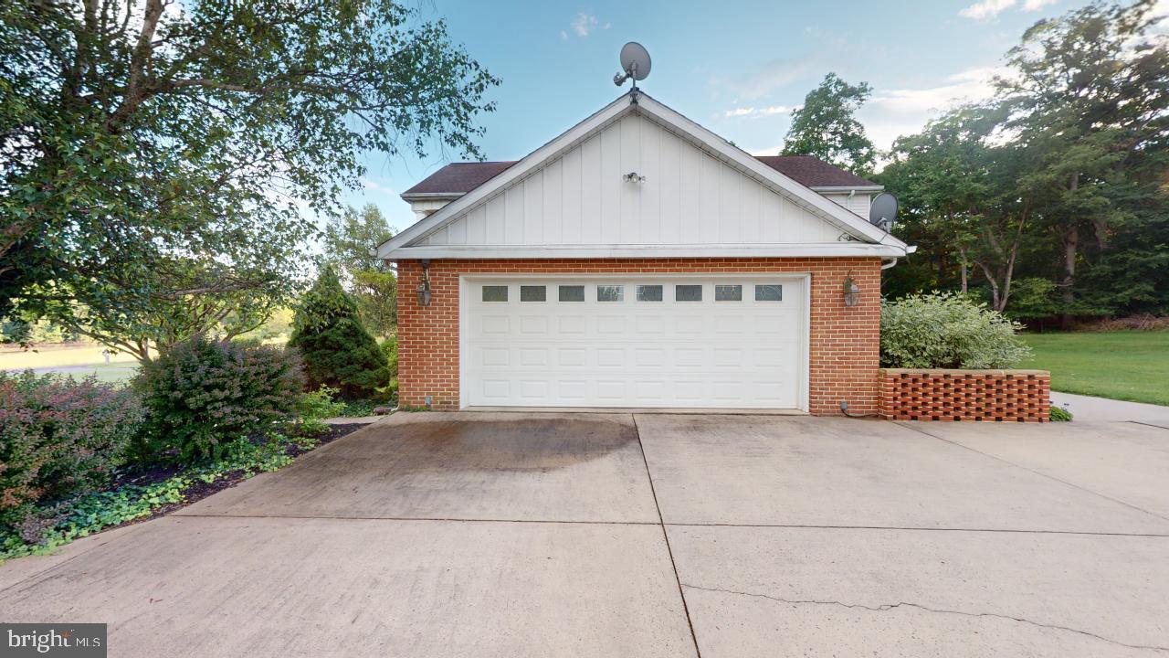 MEADOWLARK ACRES - Residential