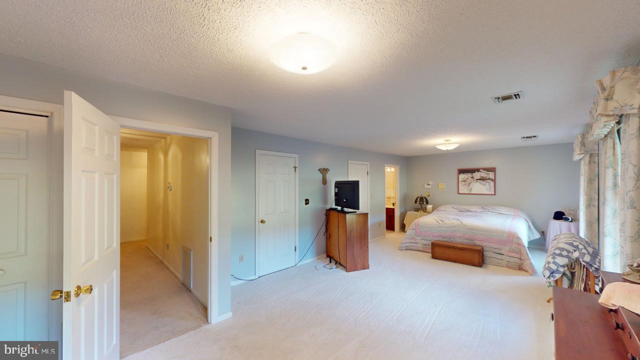 MEADOWLARK ACRES - Residential