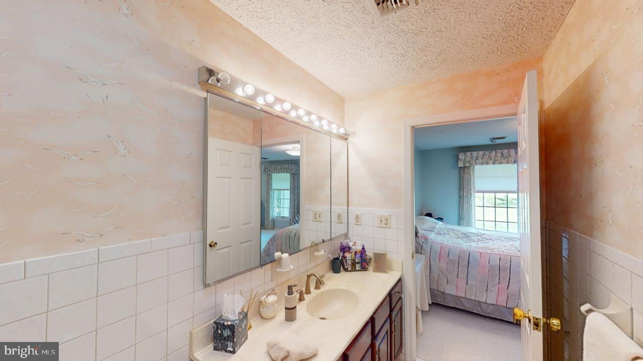 MEADOWLARK ACRES - Residential