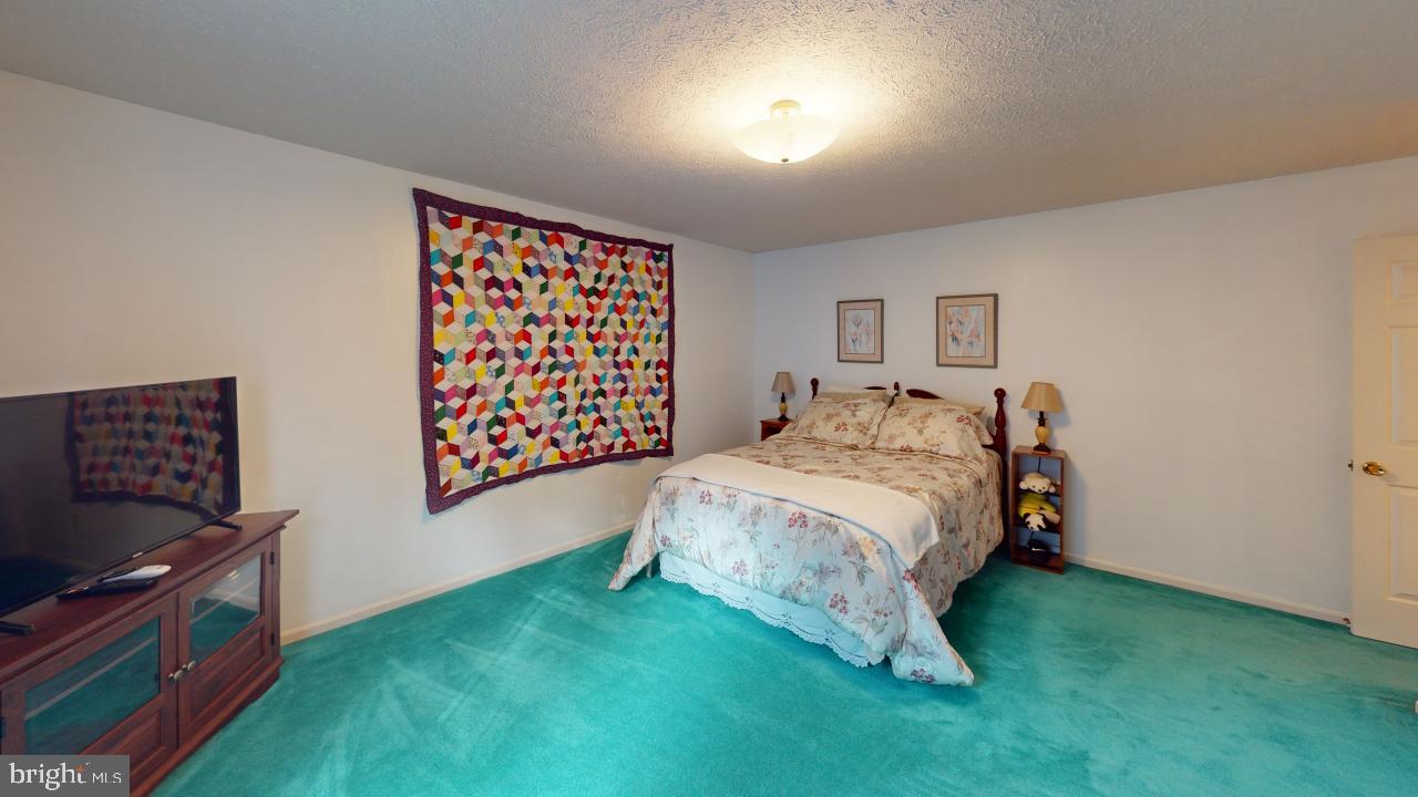 MEADOWLARK ACRES - Residential