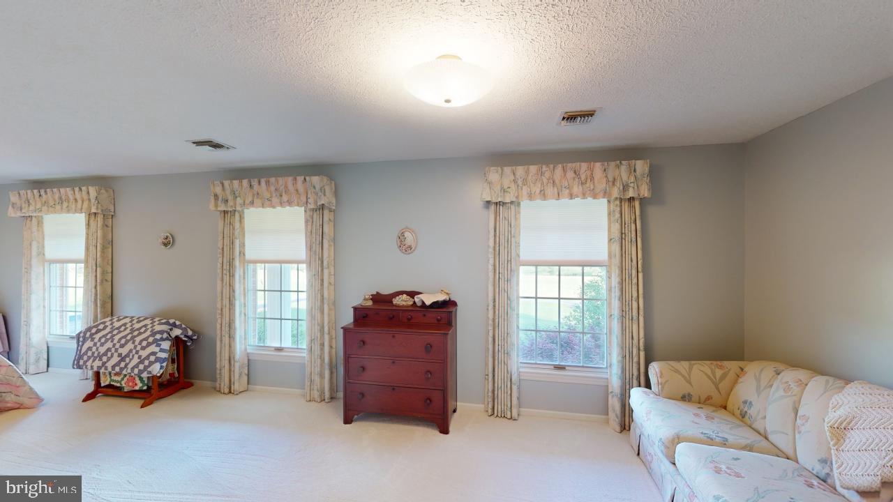 MEADOWLARK ACRES - Residential