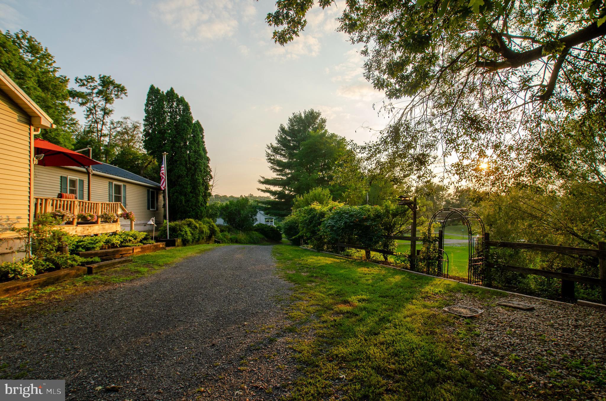 8 HILL SIDE DRIVE