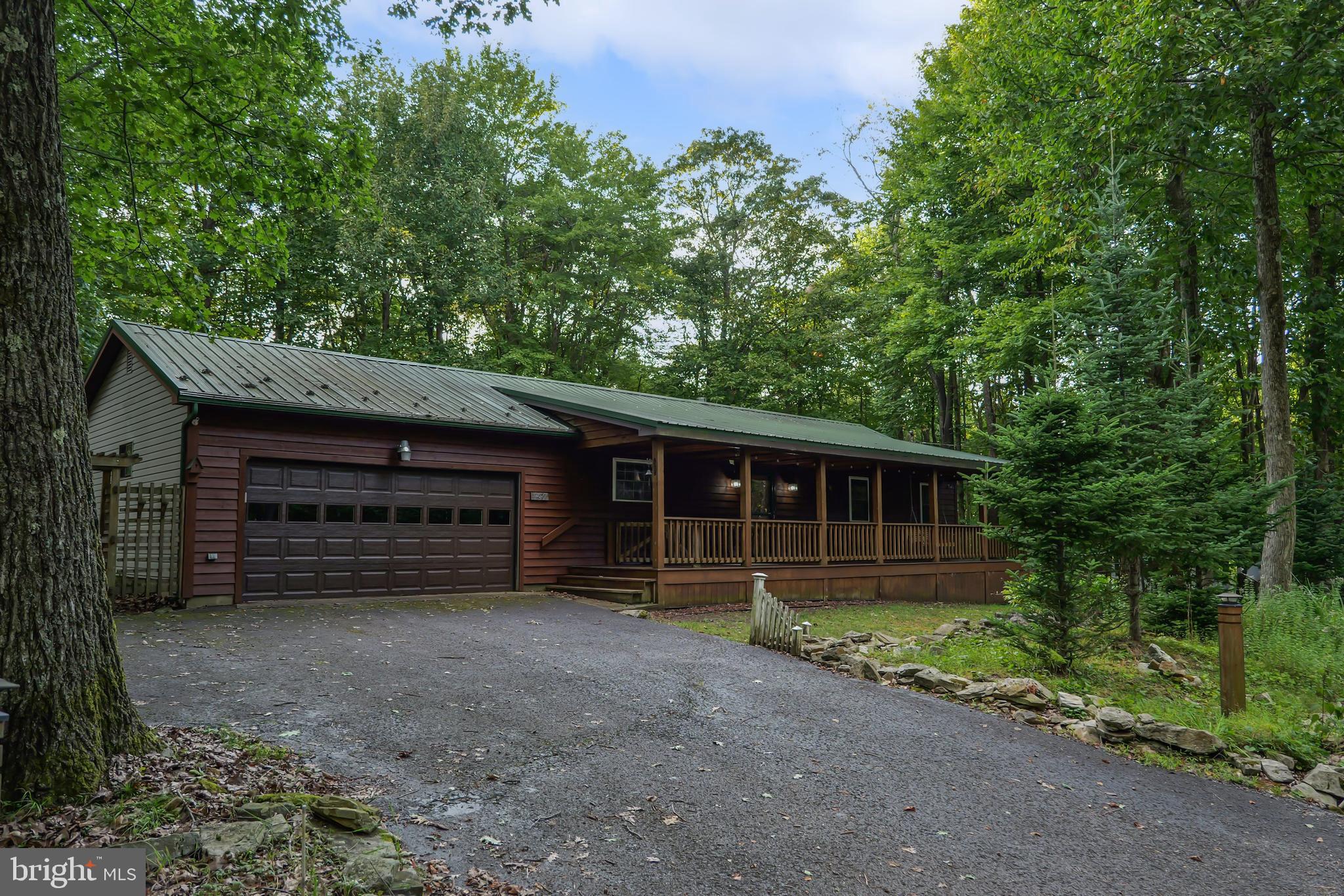 ALPINE LAKE - Residential