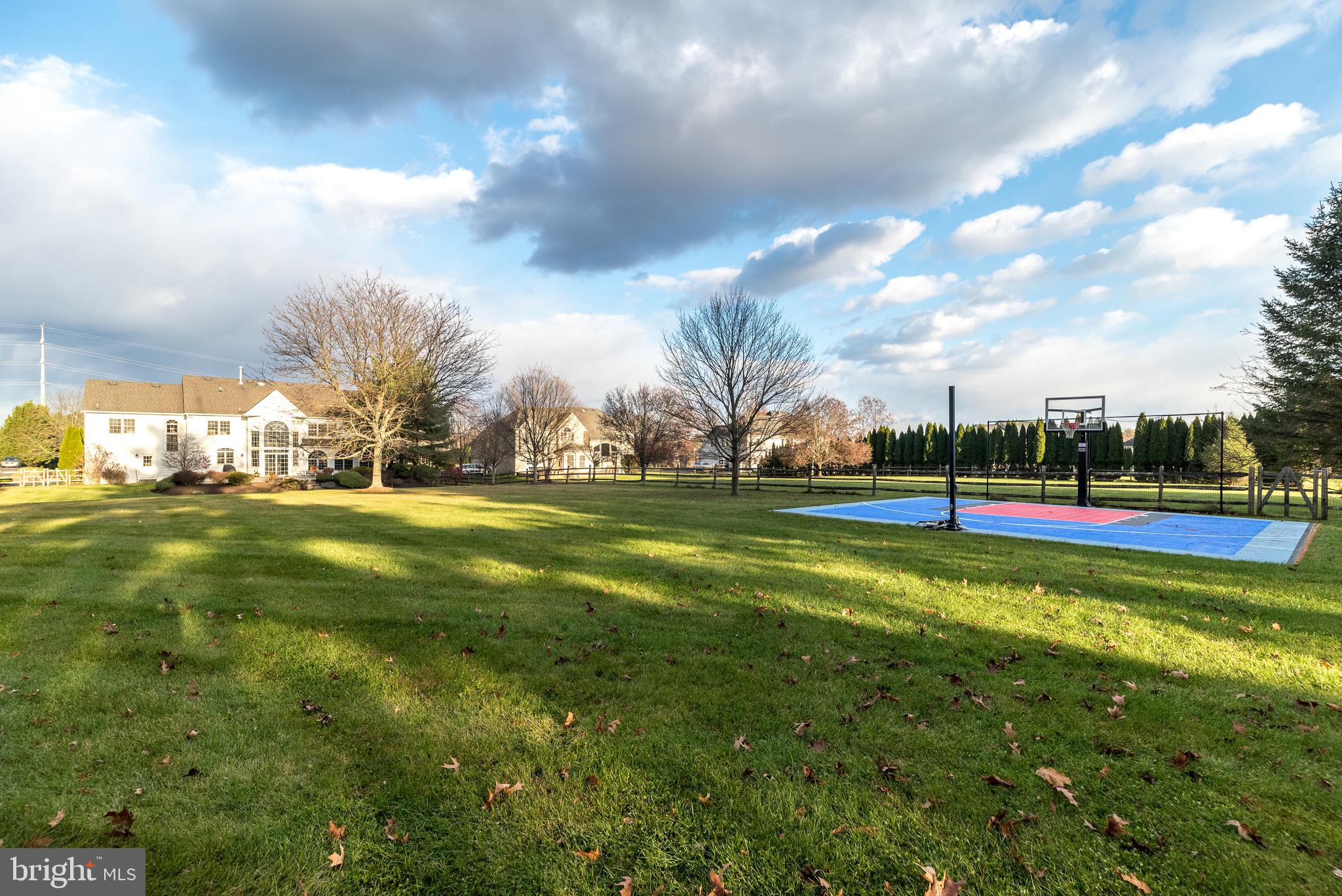 RIDINGS OF HORSHAM - Residential