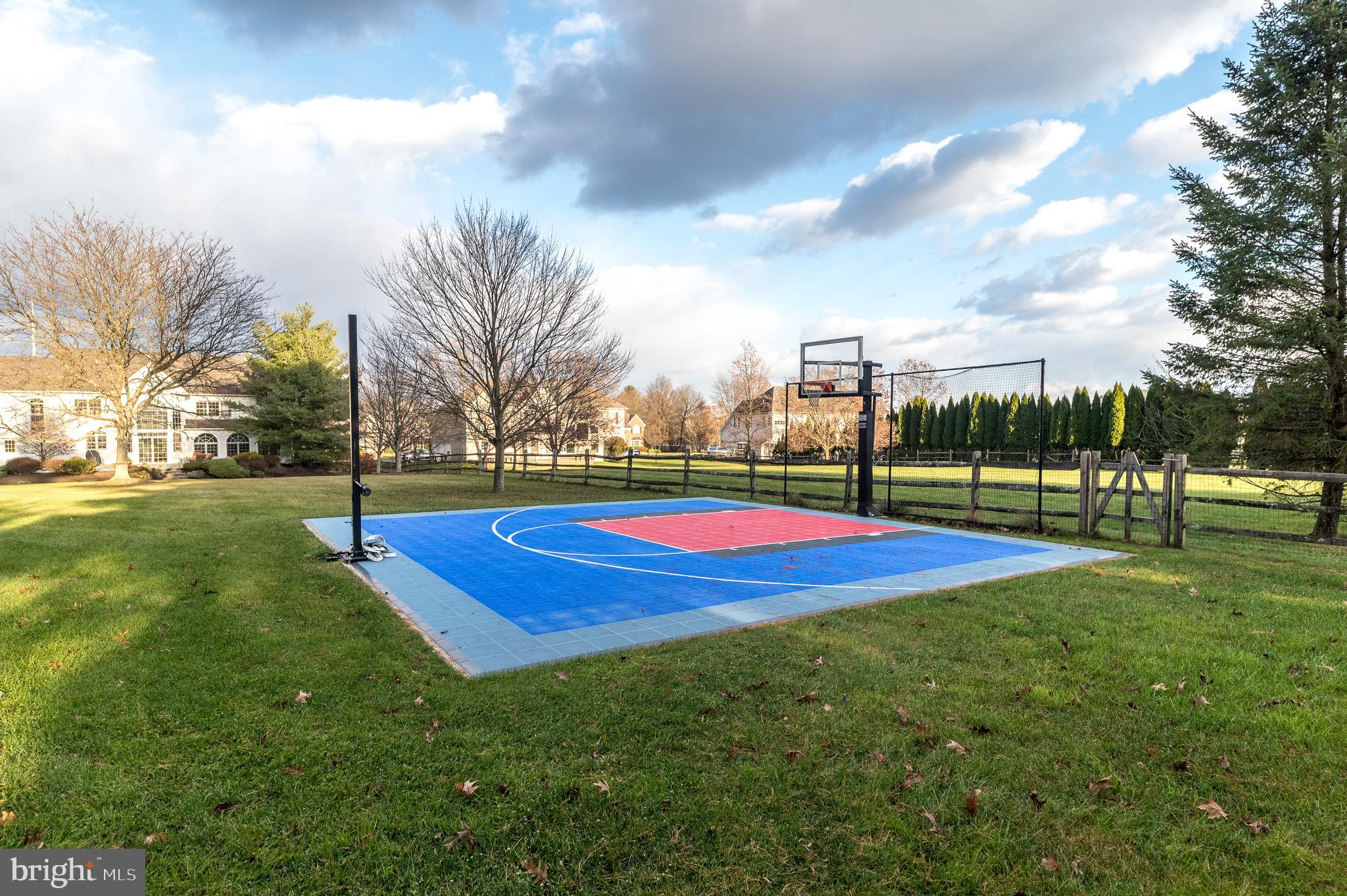 RIDINGS OF HORSHAM - Residential