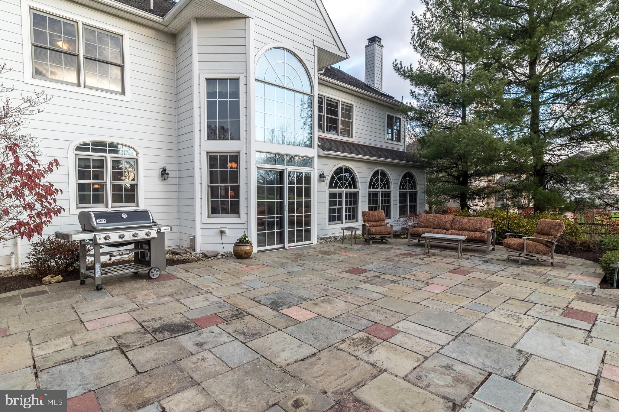 RIDINGS OF HORSHAM - Residential