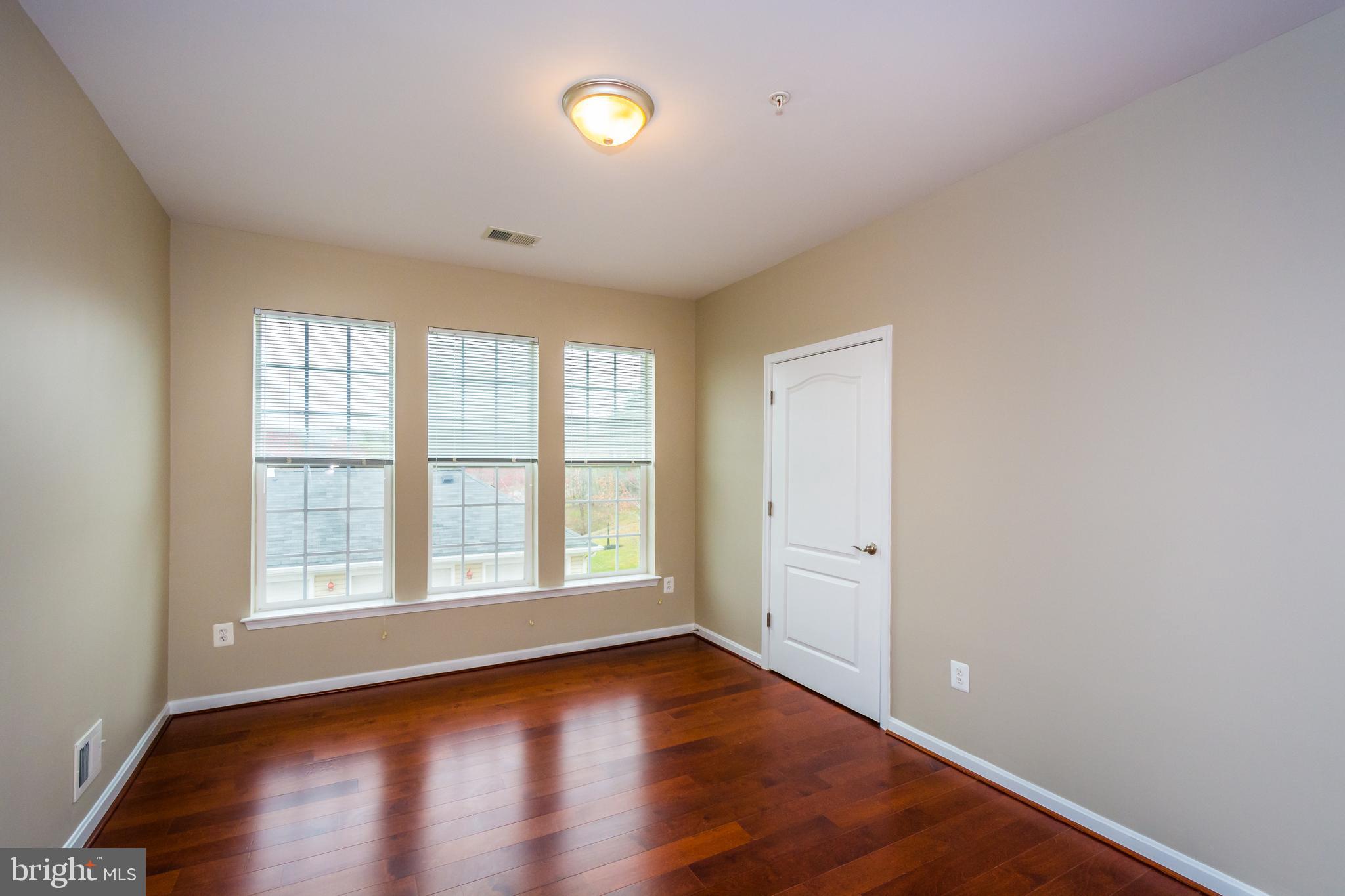 PINEY ORCHARD - Residential