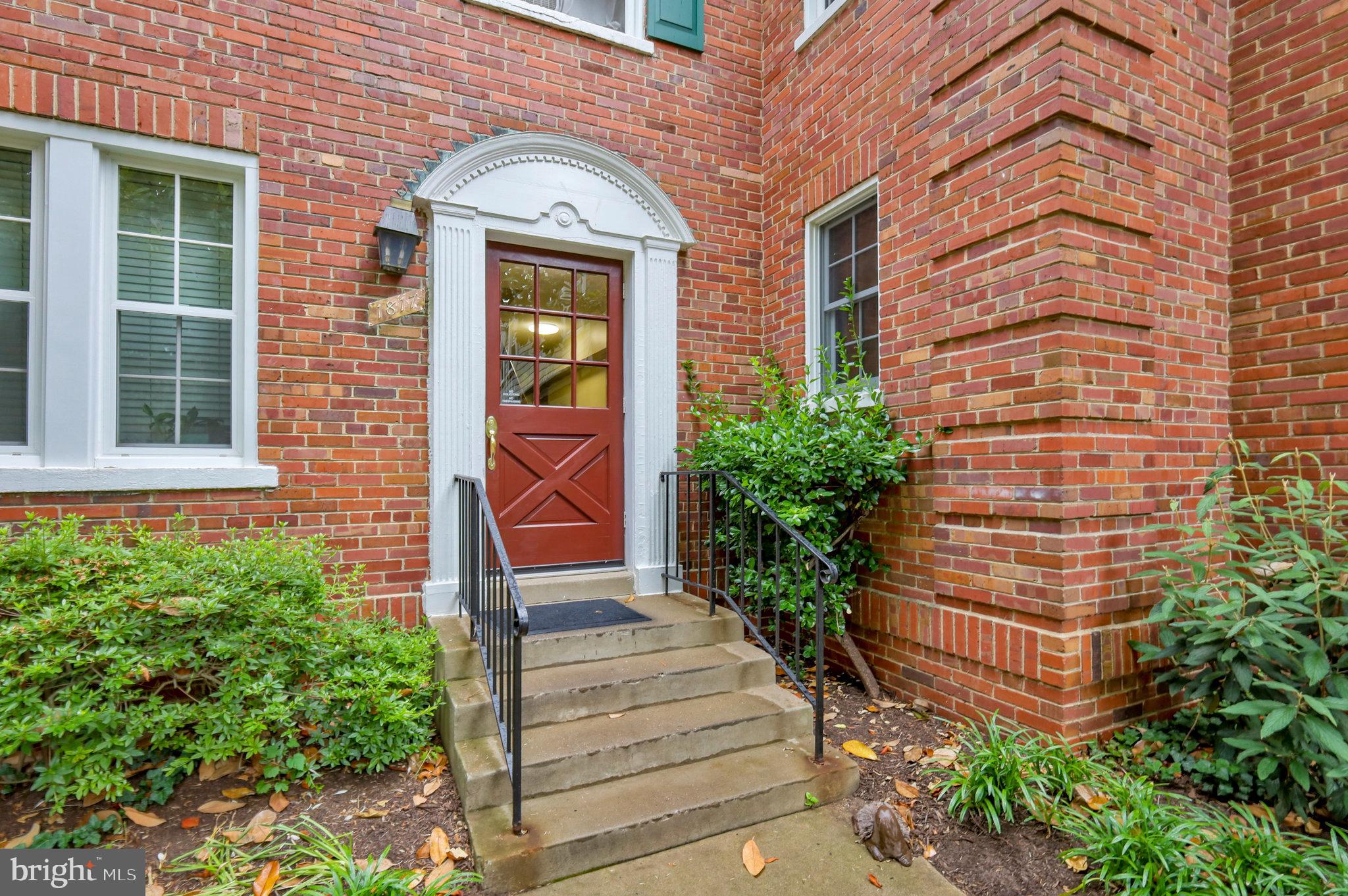 COLONIAL VILLAGE III - Residential