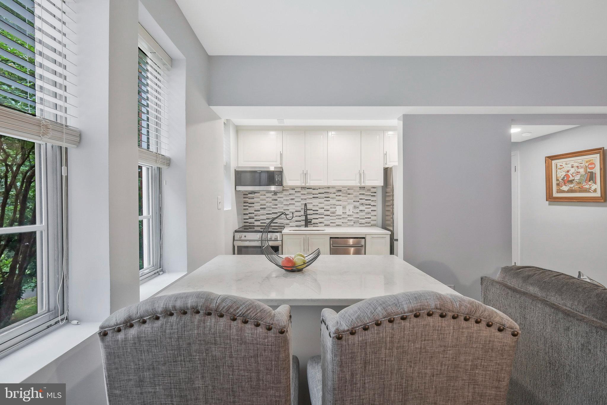 COLONIAL VILLAGE III - Residential