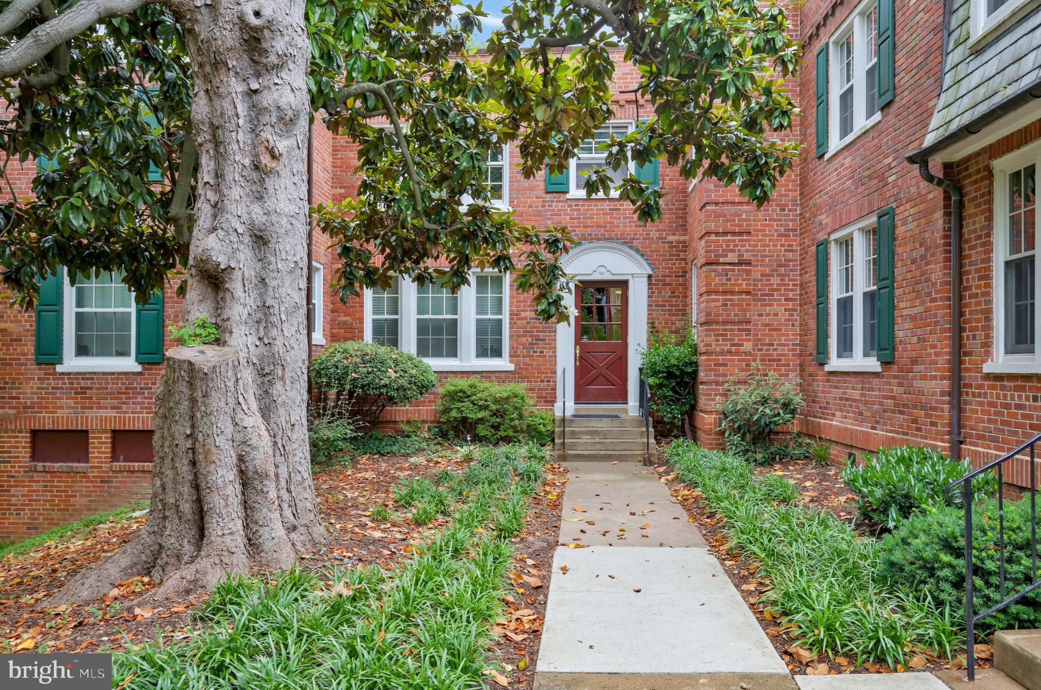 COLONIAL VILLAGE III - Residential