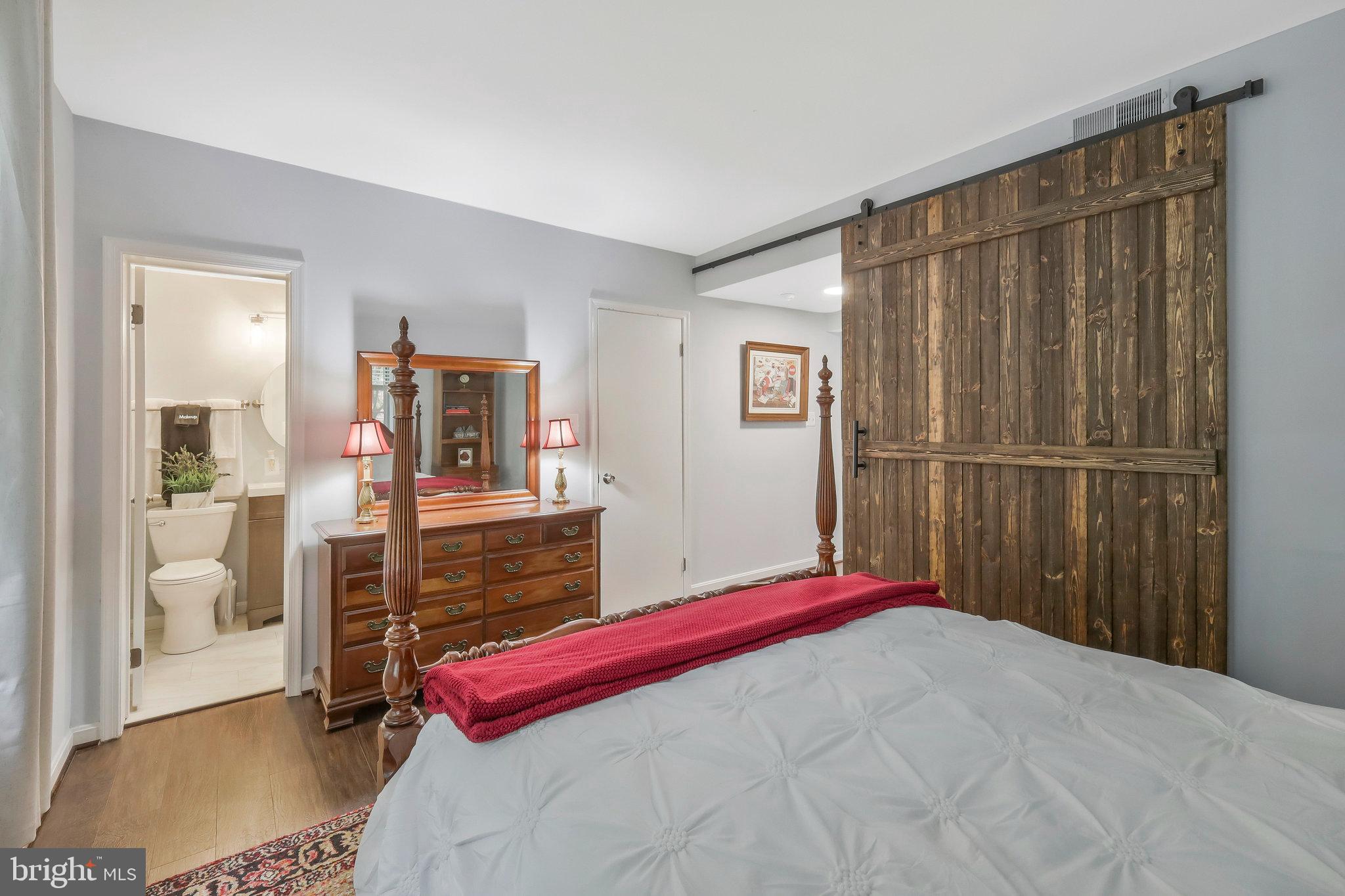 COLONIAL VILLAGE III - Residential