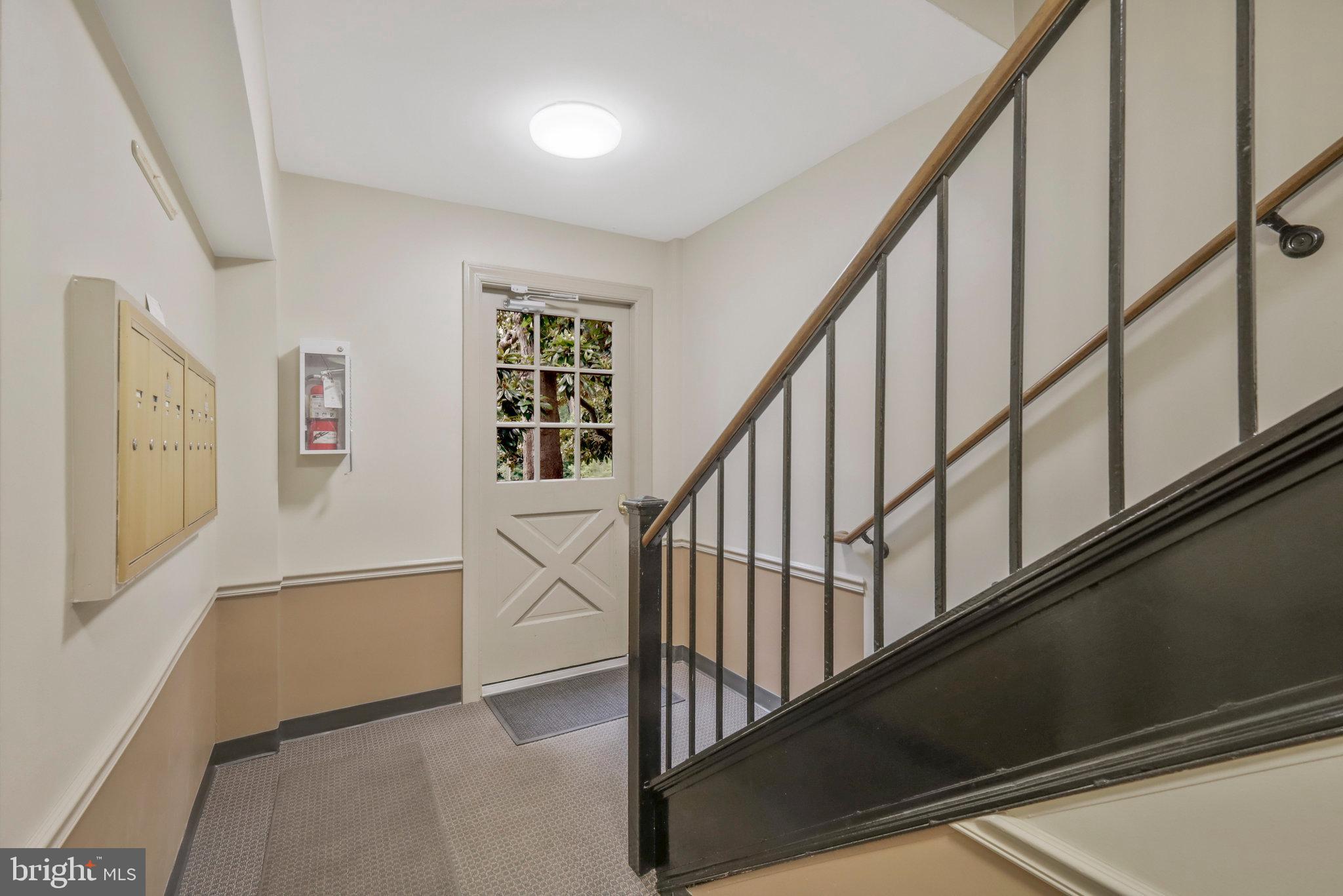 COLONIAL VILLAGE III - Residential