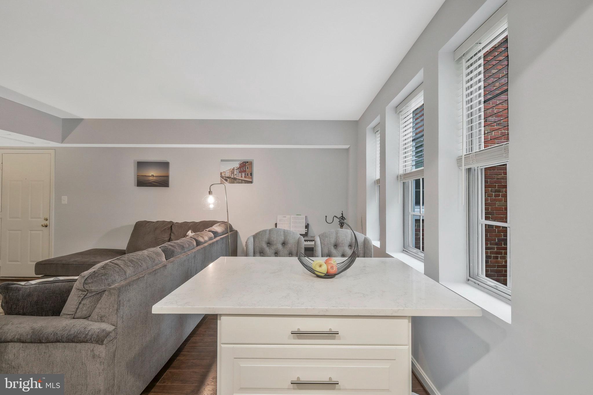 COLONIAL VILLAGE III - Residential