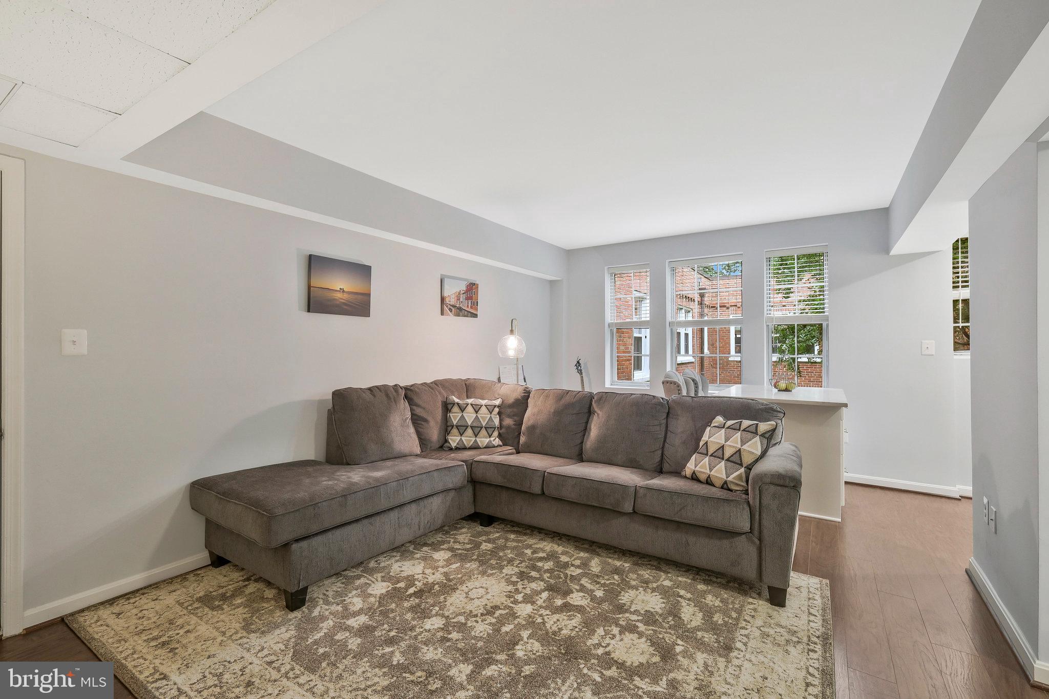 COLONIAL VILLAGE III - Residential