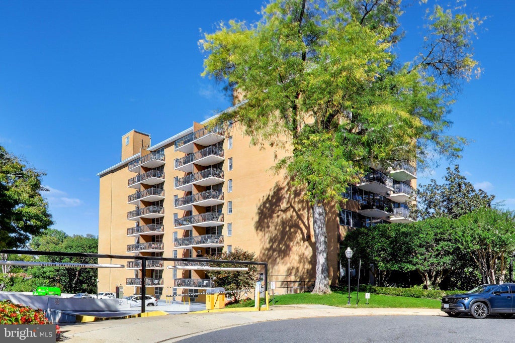 Photo of 2030 N Adams Street #603, ARLINGTON, VA 22201 (MLS # VAAR2080788)