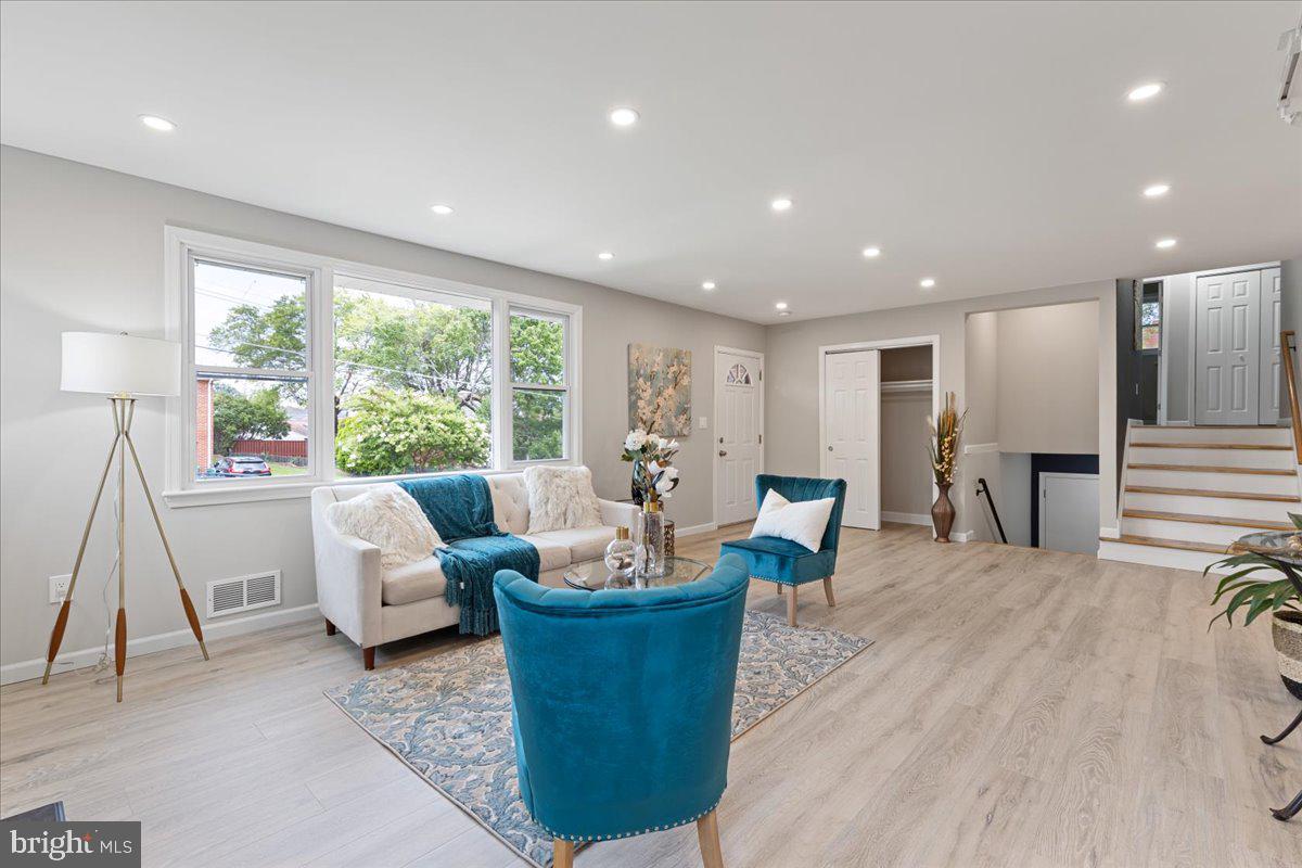 HILLCREST HEIGHTS - Residential