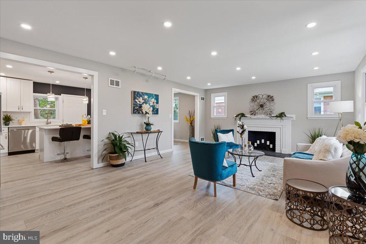 HILLCREST HEIGHTS - Residential