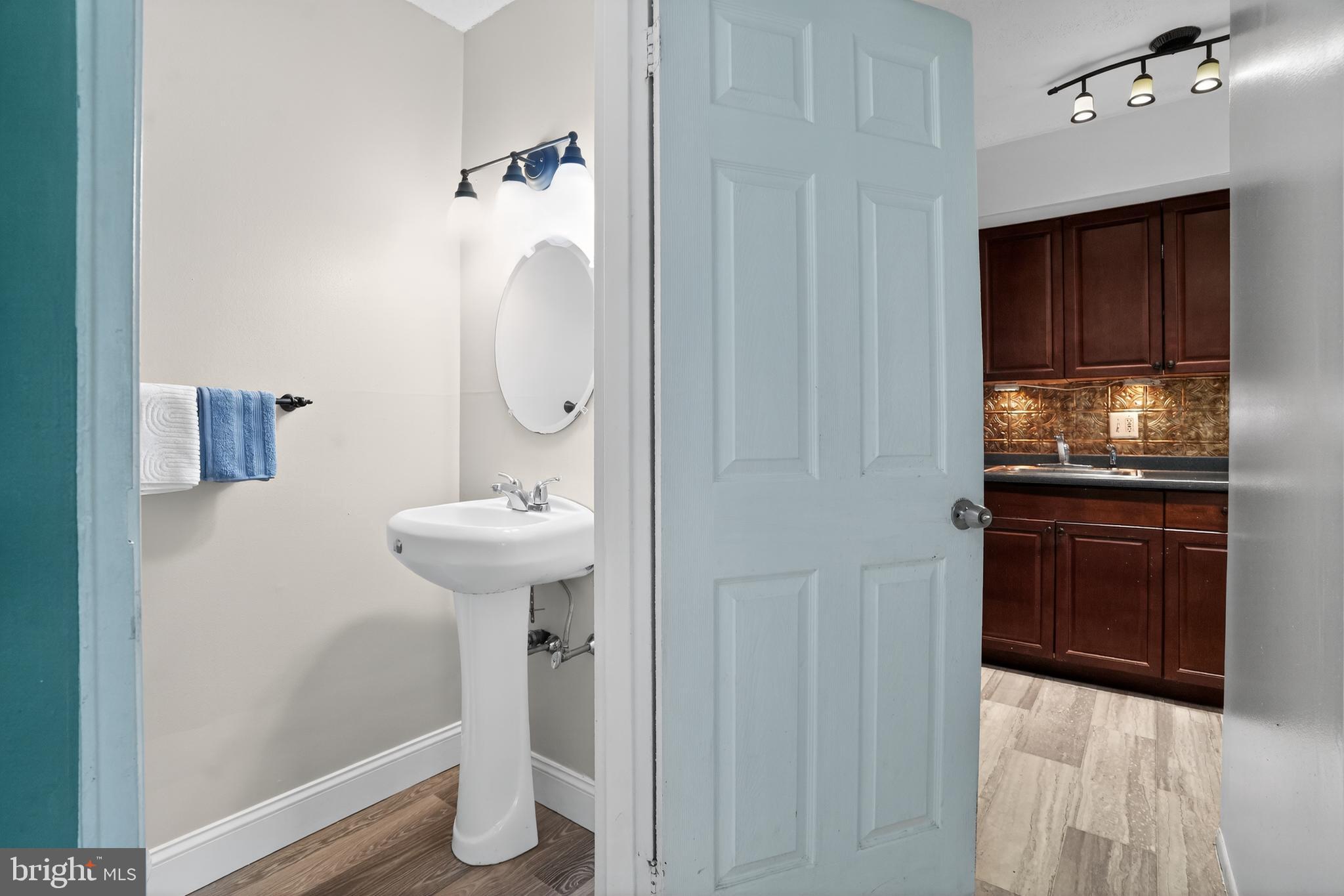 MIDDLETON PL - Residential