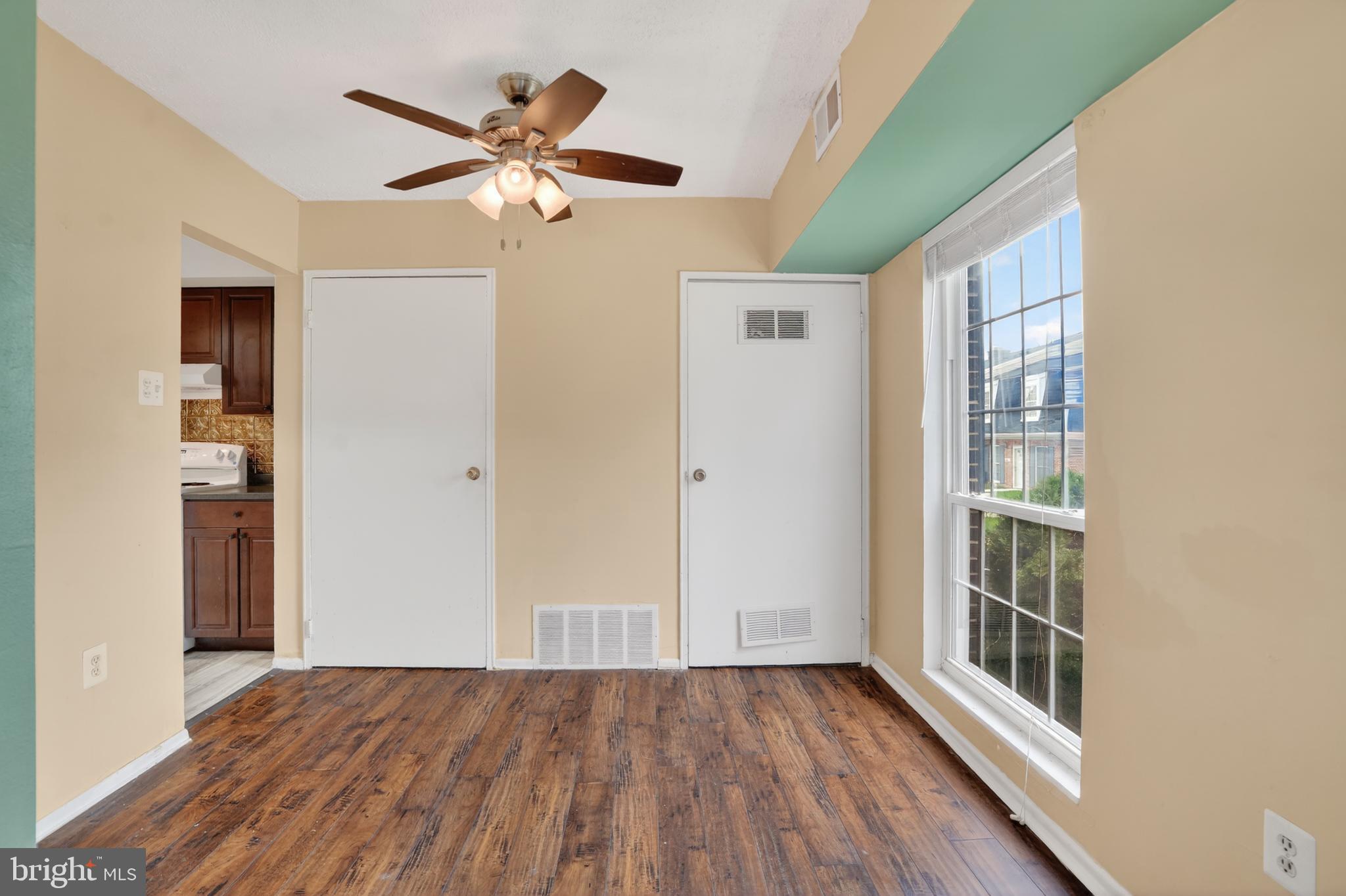 MIDDLETON PL - Residential