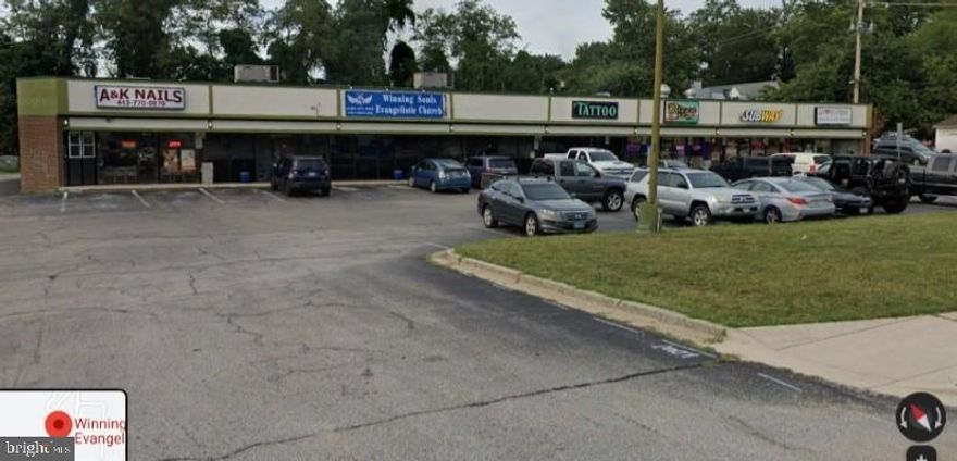 2400 sqft of retail space available on the busy intersection of Mountain and Outing Rd.