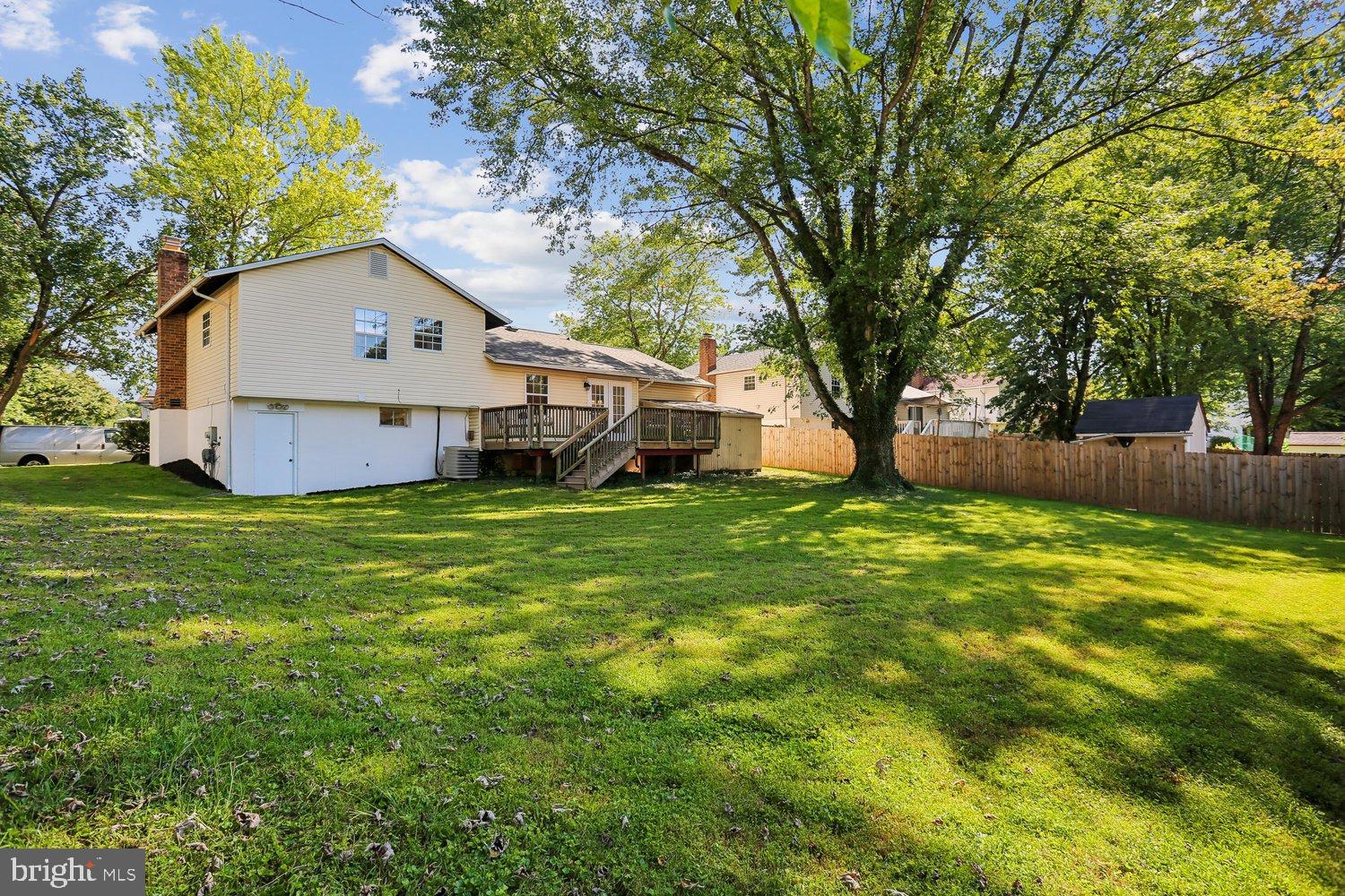 8405 FLOWER HILL